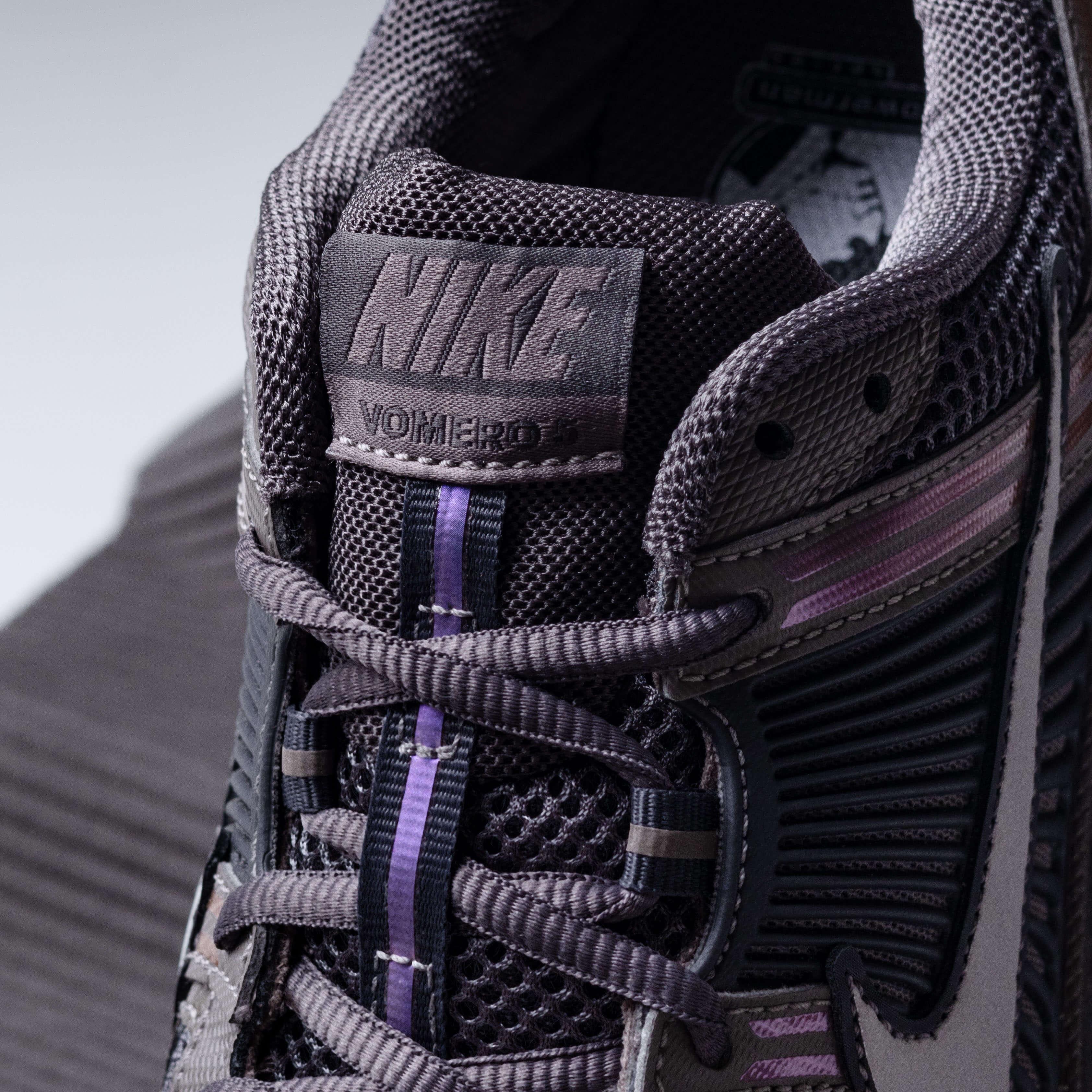 Nike Zoom Vomero 5 Cave Stone Brown