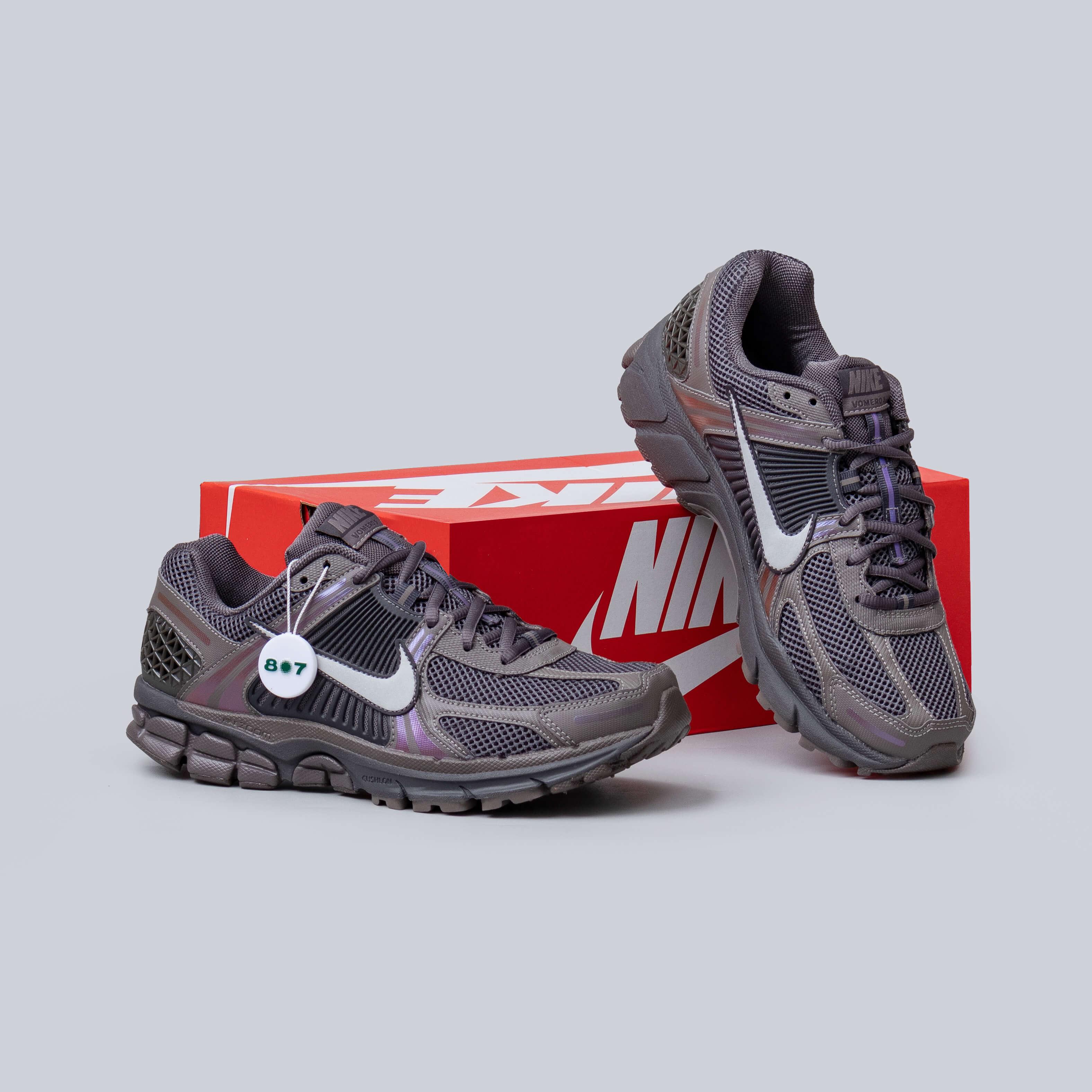 Nike Zoom Vomero 5 Cave Stone Brown
