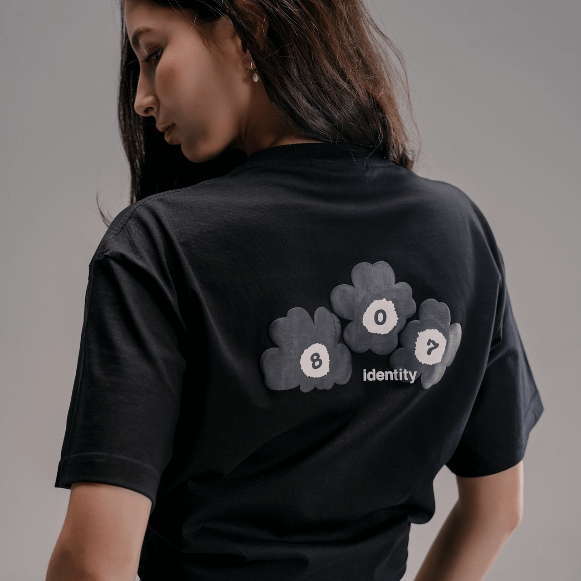 807 IDENTITY Women Flower Powerful Tee