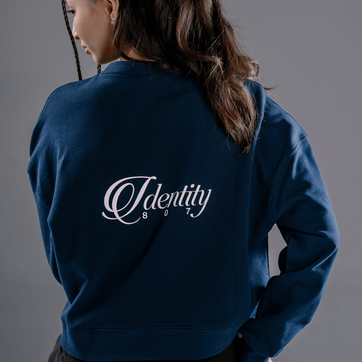 807 IDENTITY Women Sunflower Crewneck