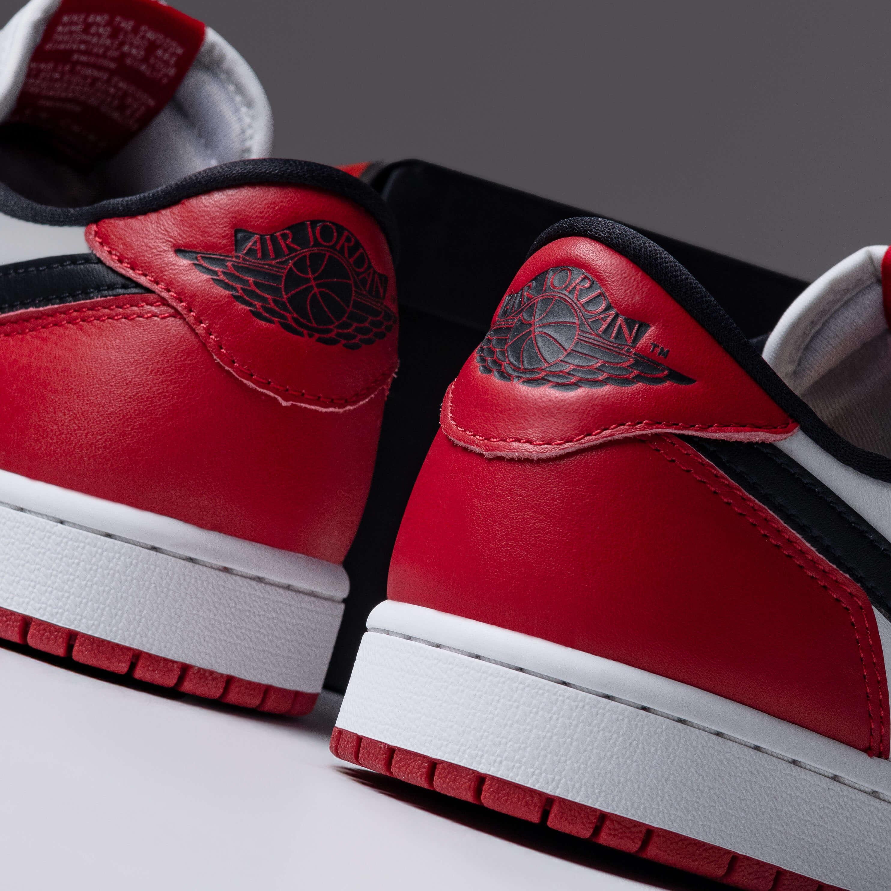 Air Jordan 1 Low OG Chicago