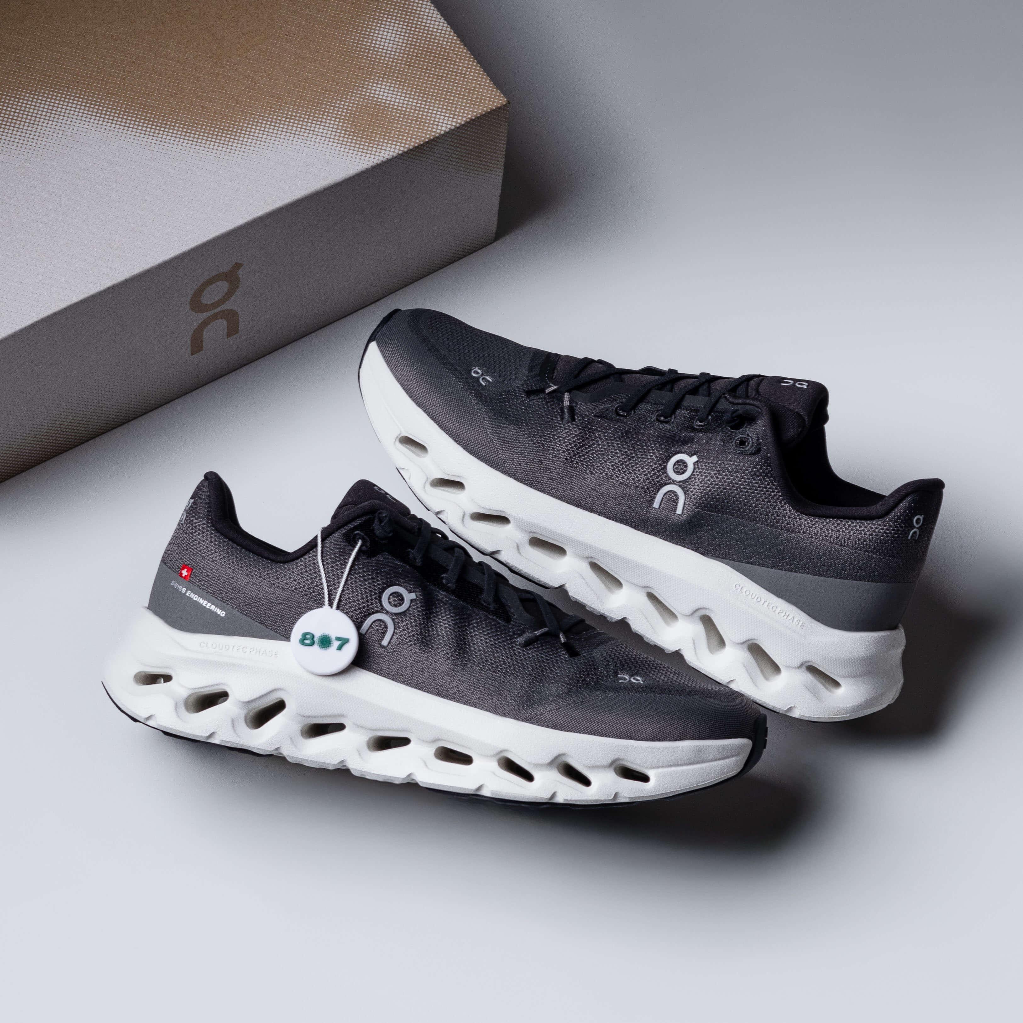 ON Cloudtilt Black Asphalt