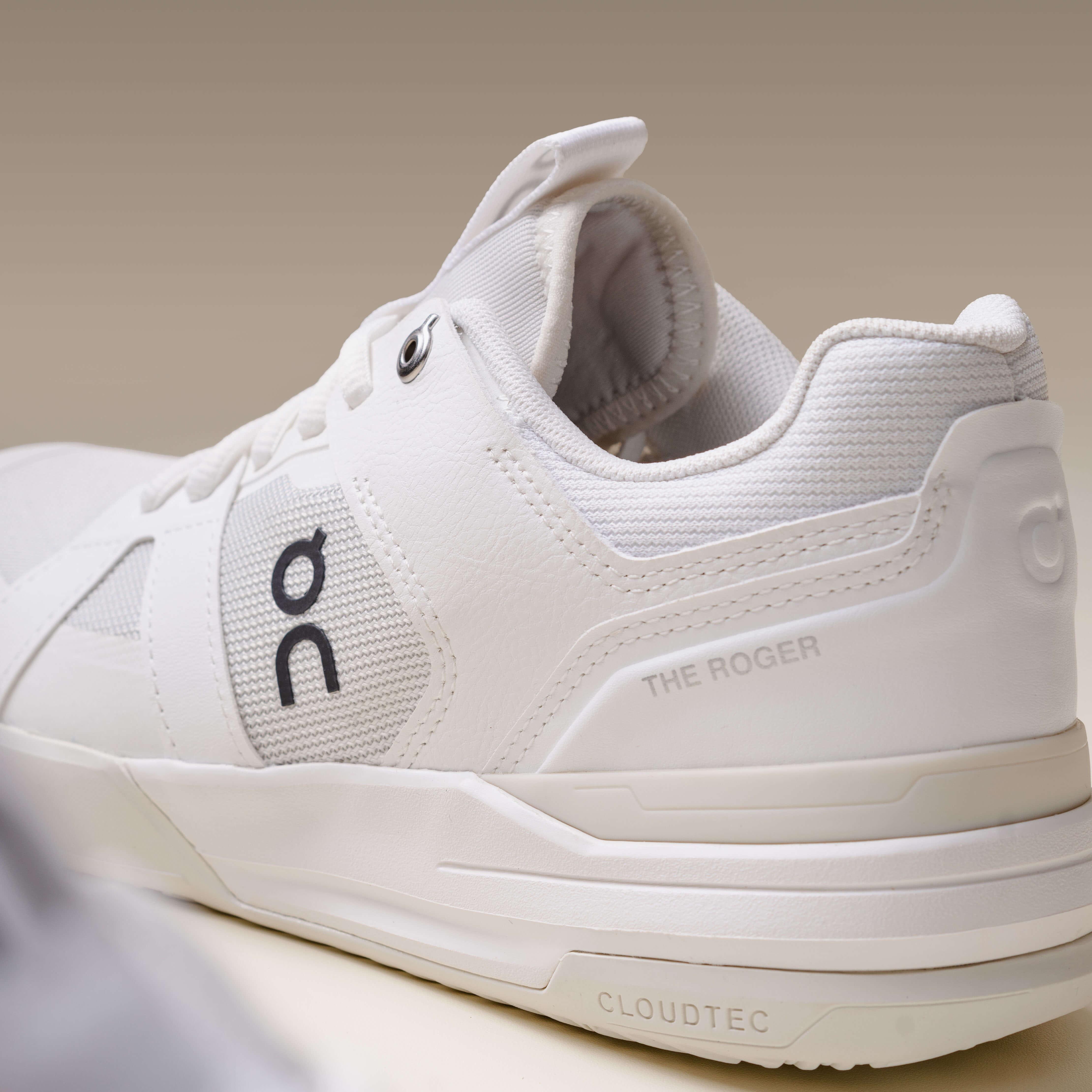 ON The Roger Clubhouse Pro White Ice