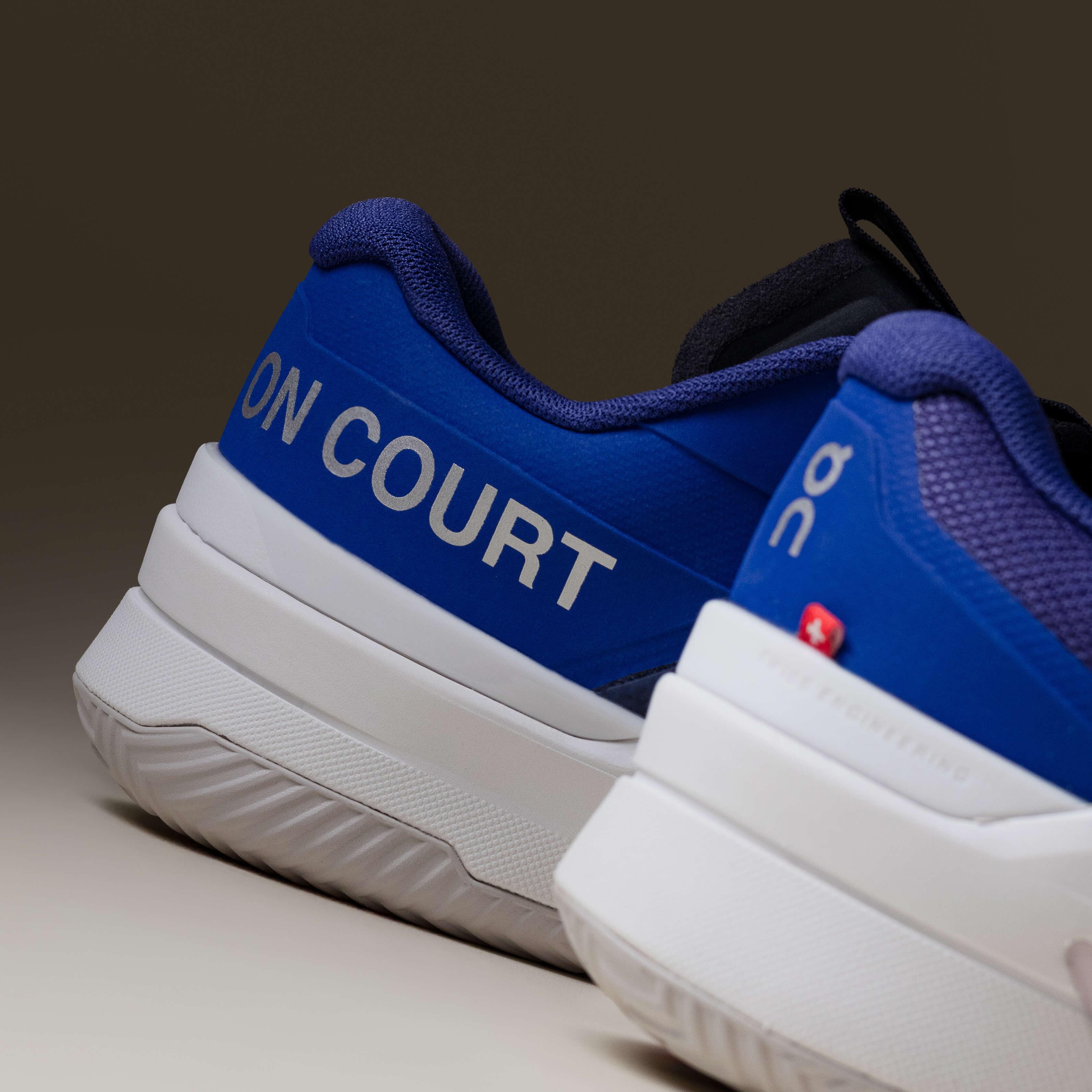 ON The Roger Pro Fire Currant Horizon