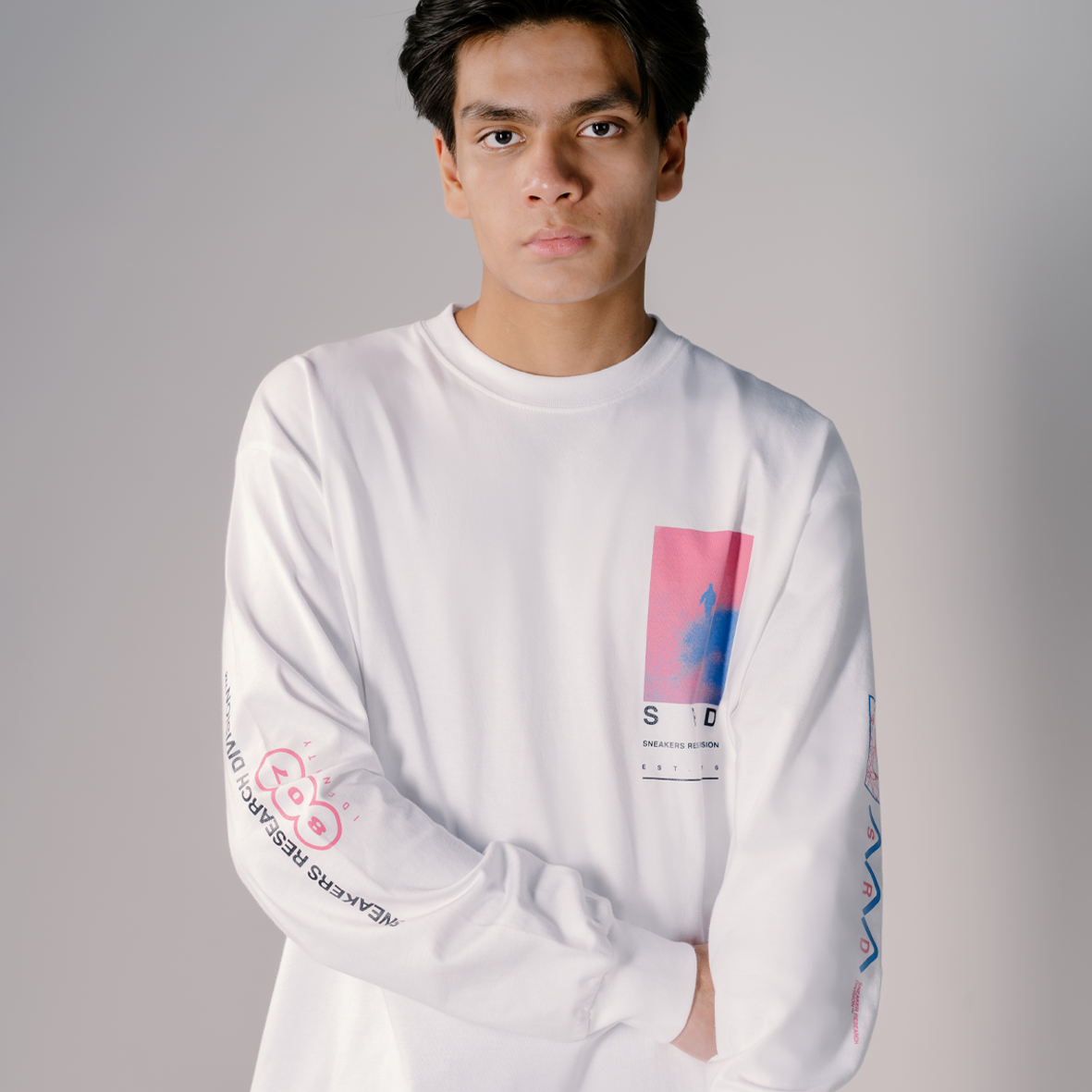 807 IDENTITY Sneakers Division Longsleeve