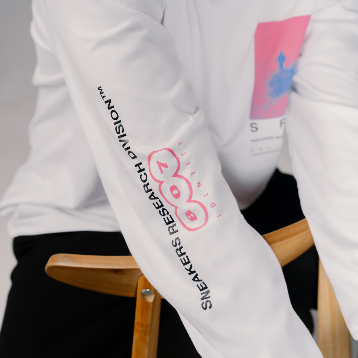 807 IDENTITY Sneakers Division Longsleeve