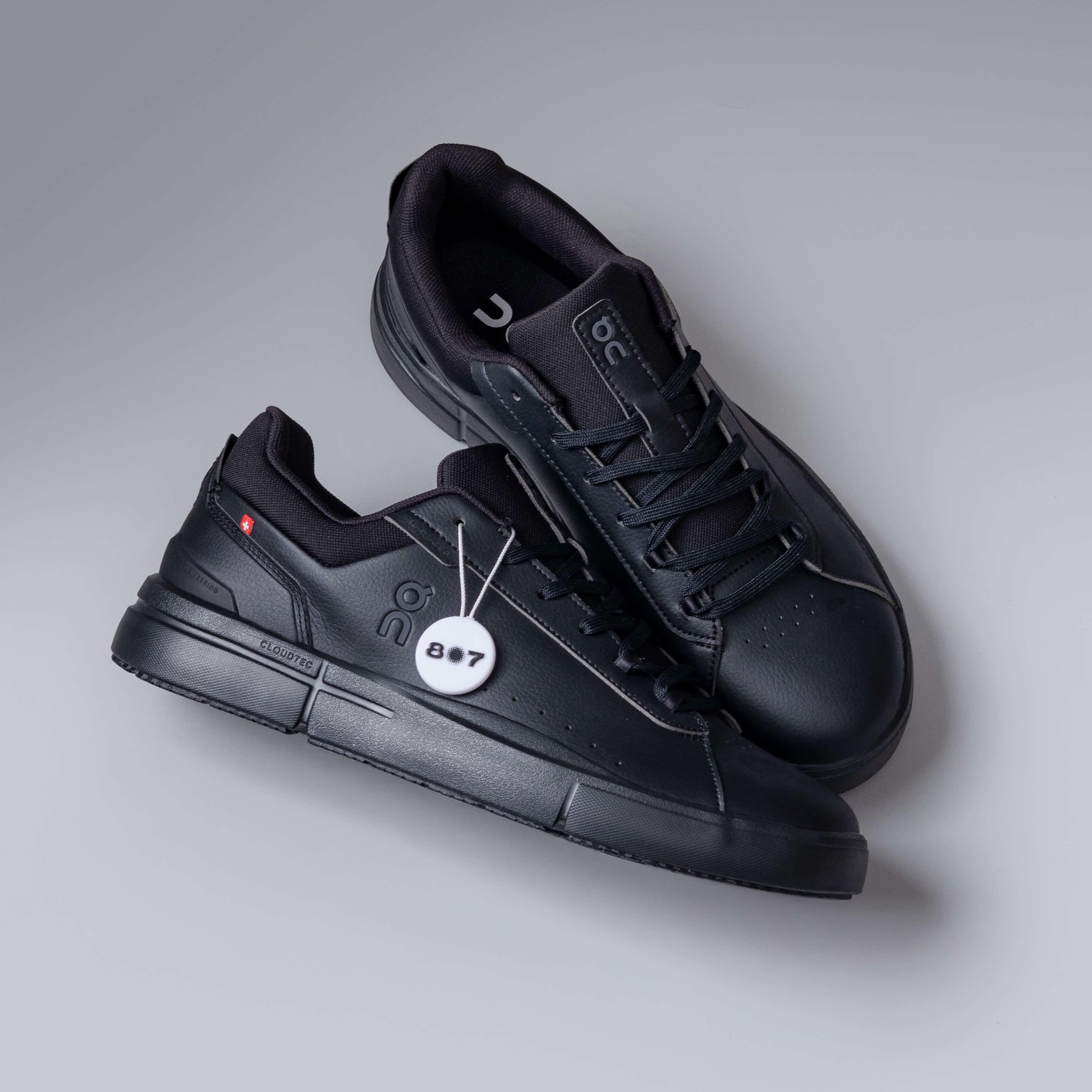 ON The Roger Advantage Black