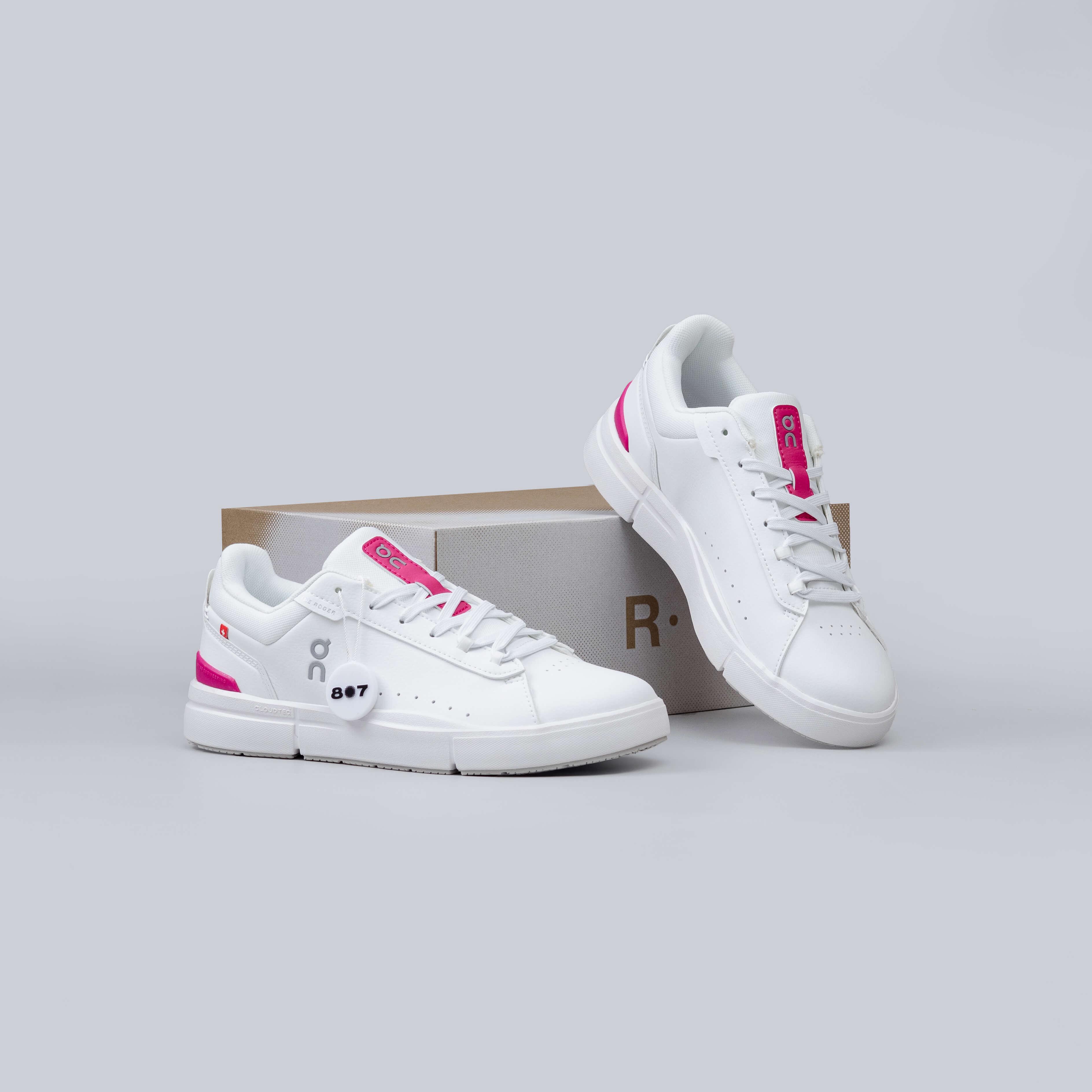 ON The Roger Advantage White Pink