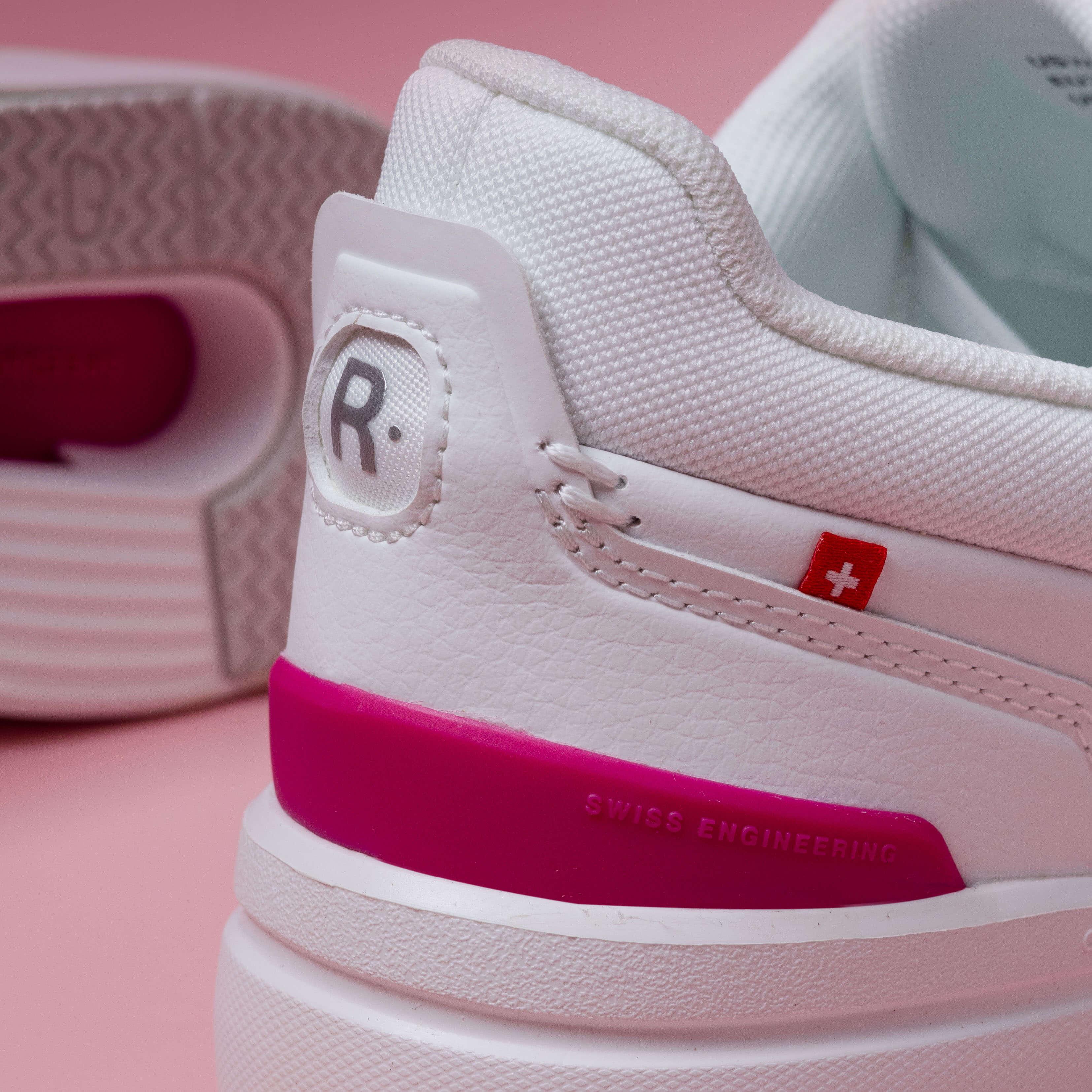 ON The Roger Advantage White Pink