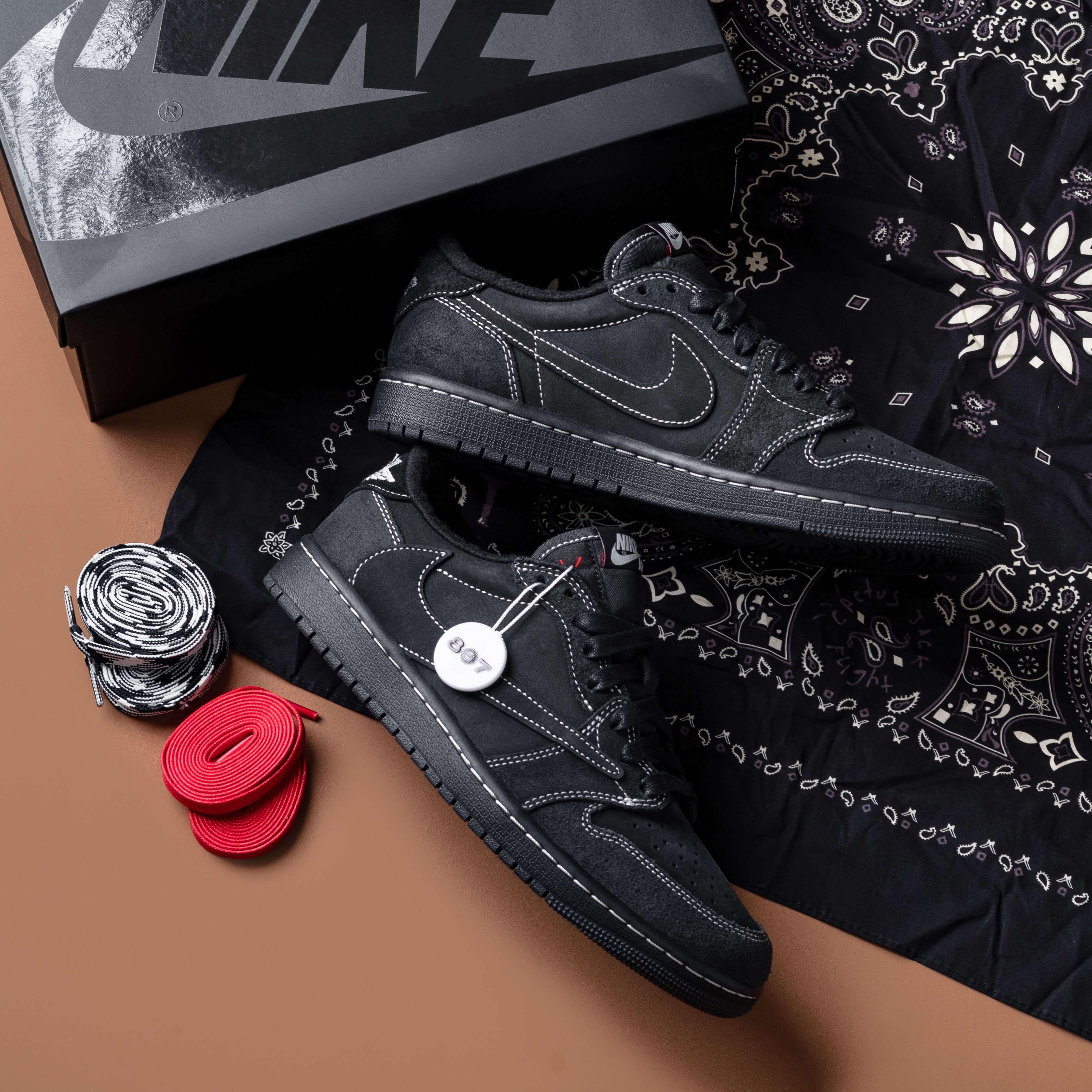 Air Jordan 1 Low Travis Scott Black Phantom
