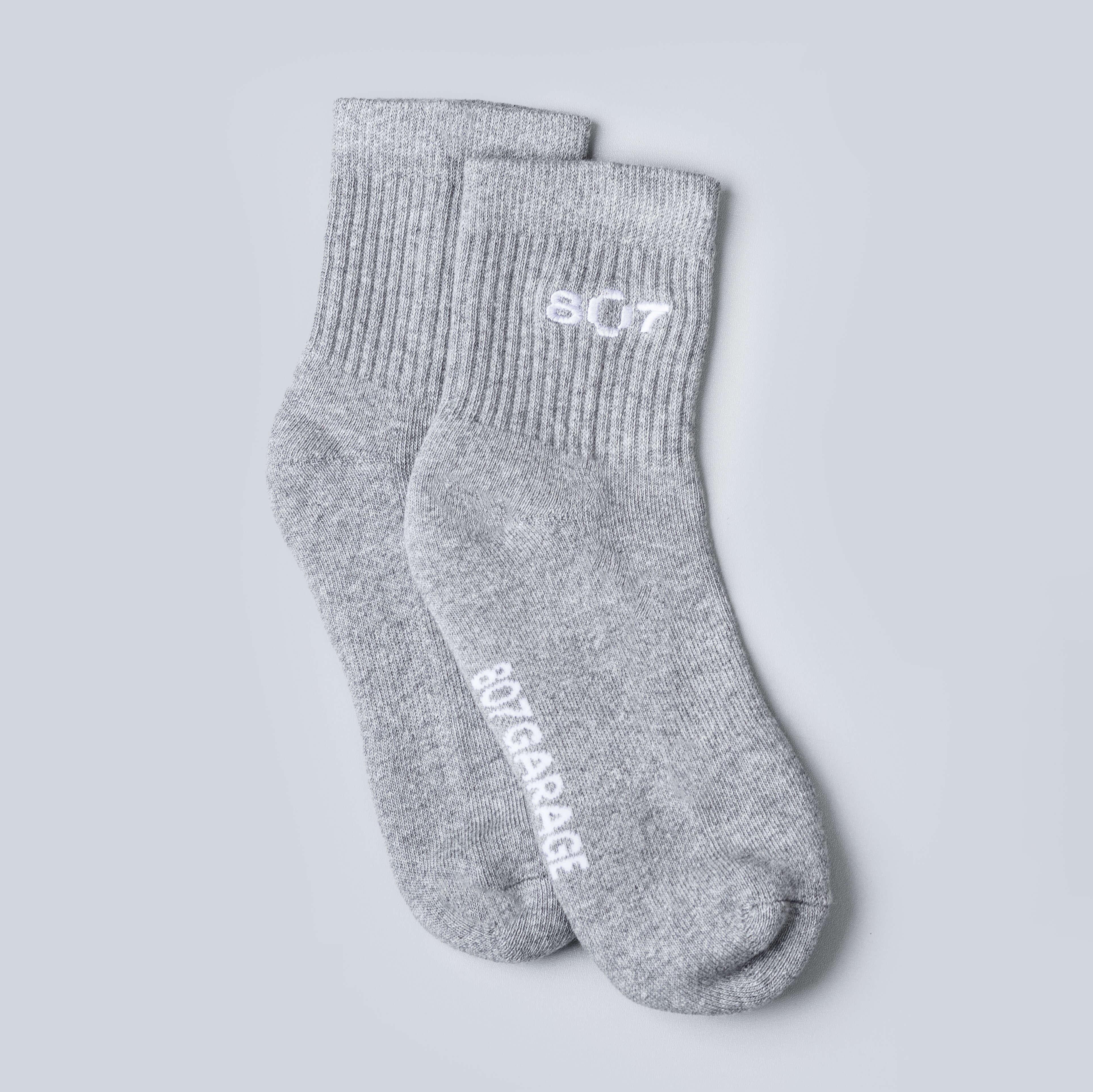 807 IDENTITY Quarter Length Socks Grey White