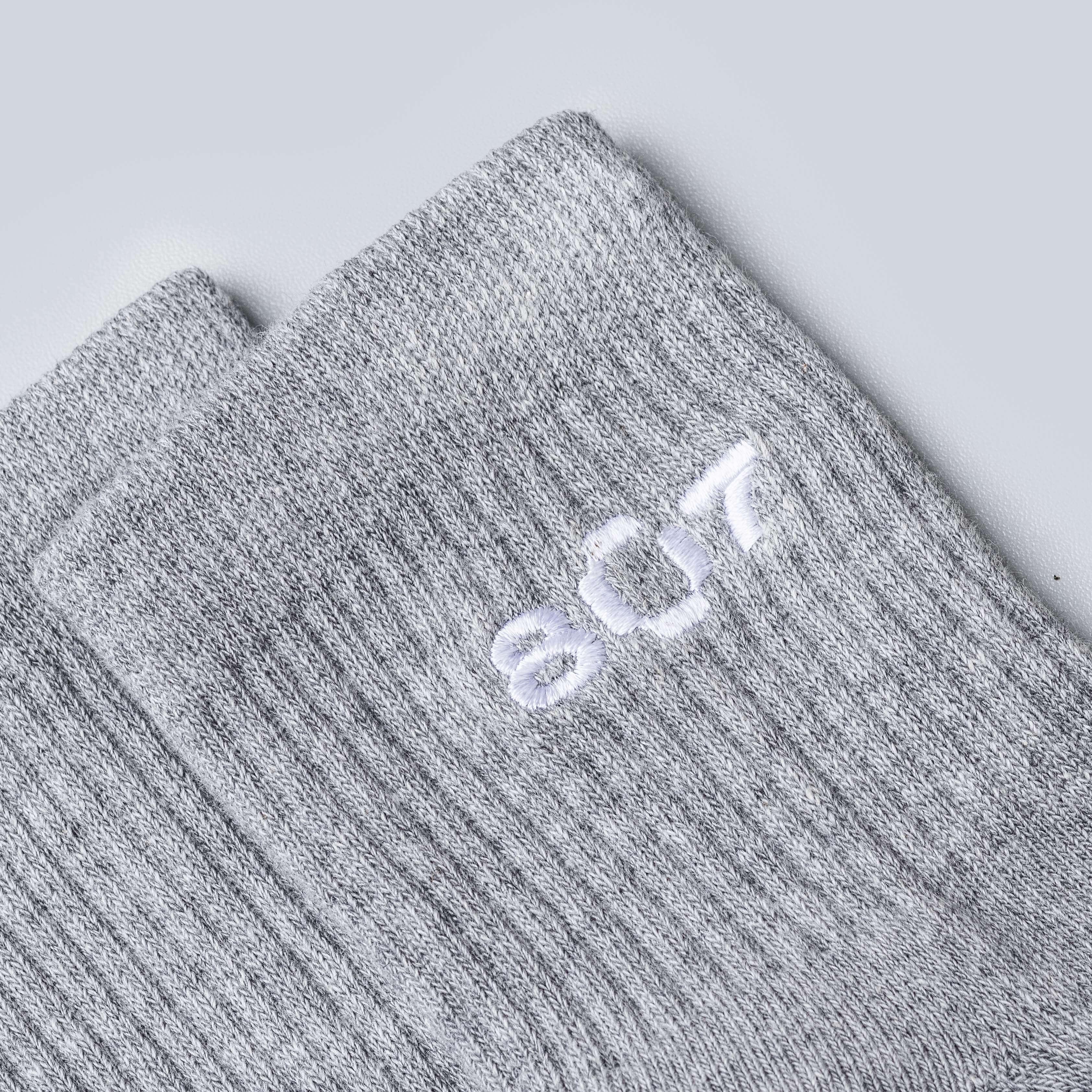 807 IDENTITY Quarter Length Socks Grey White