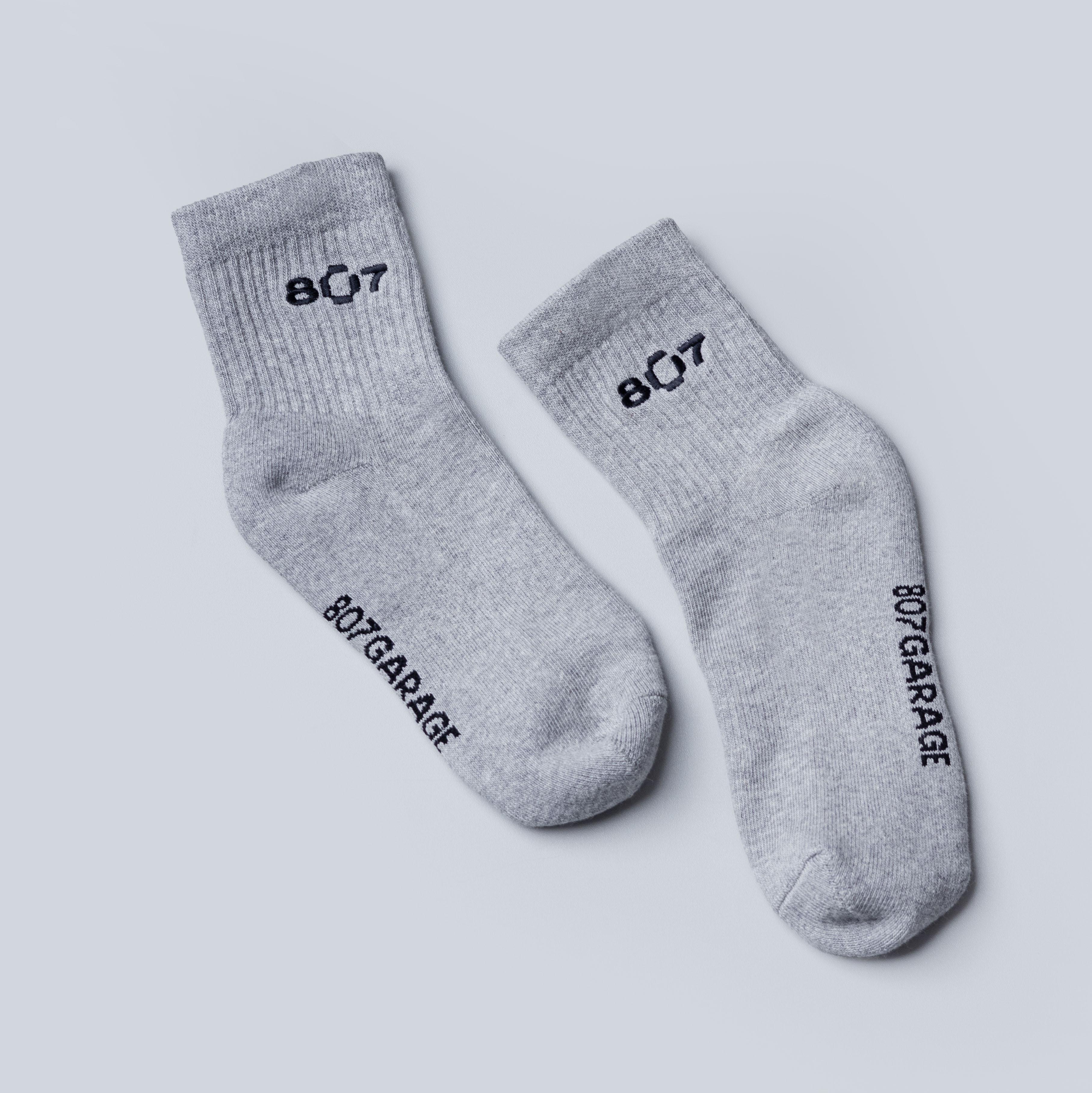807 IDENTITY Quarter Length Socks Grey Black