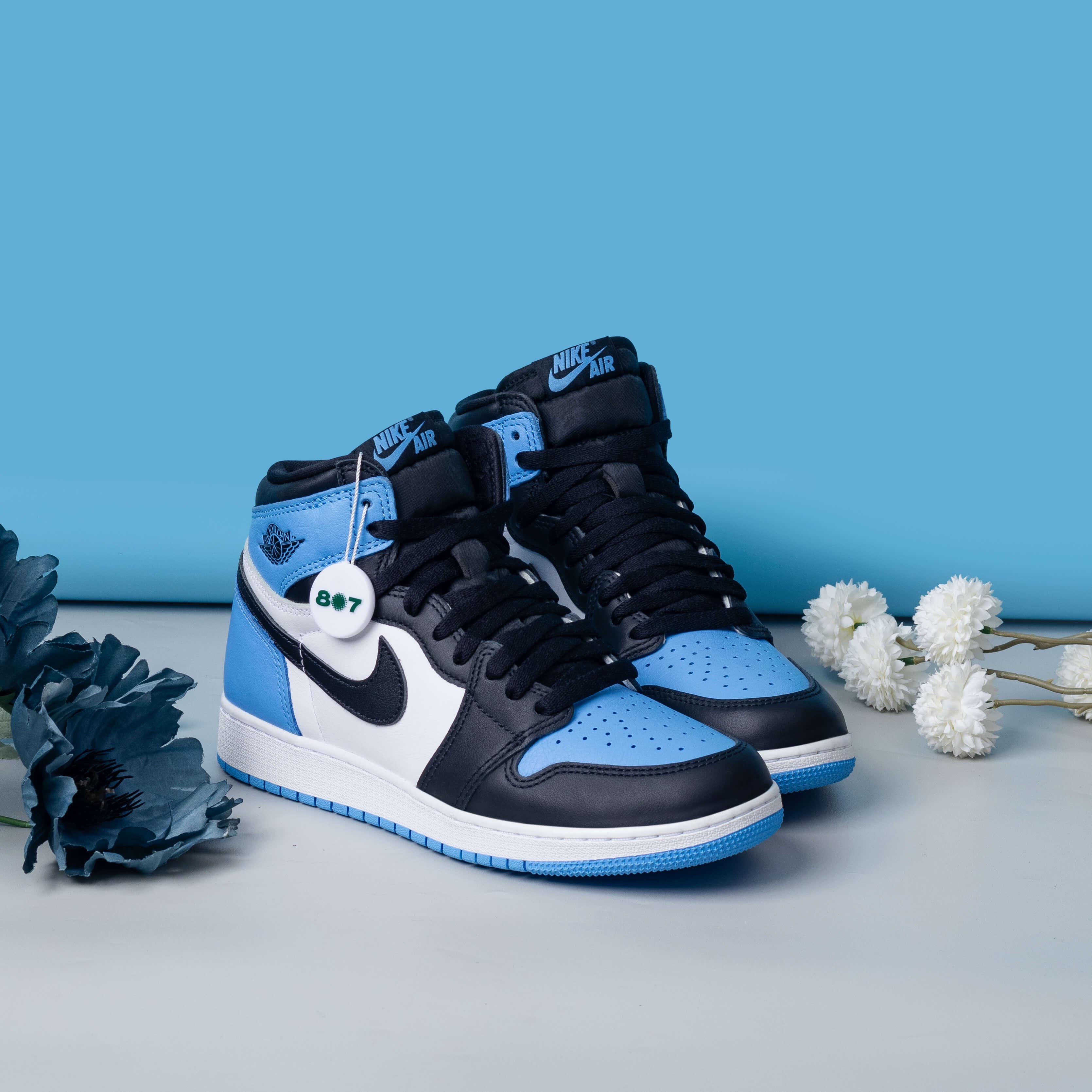 Air Jordan 1 High Unc Toe GS Women