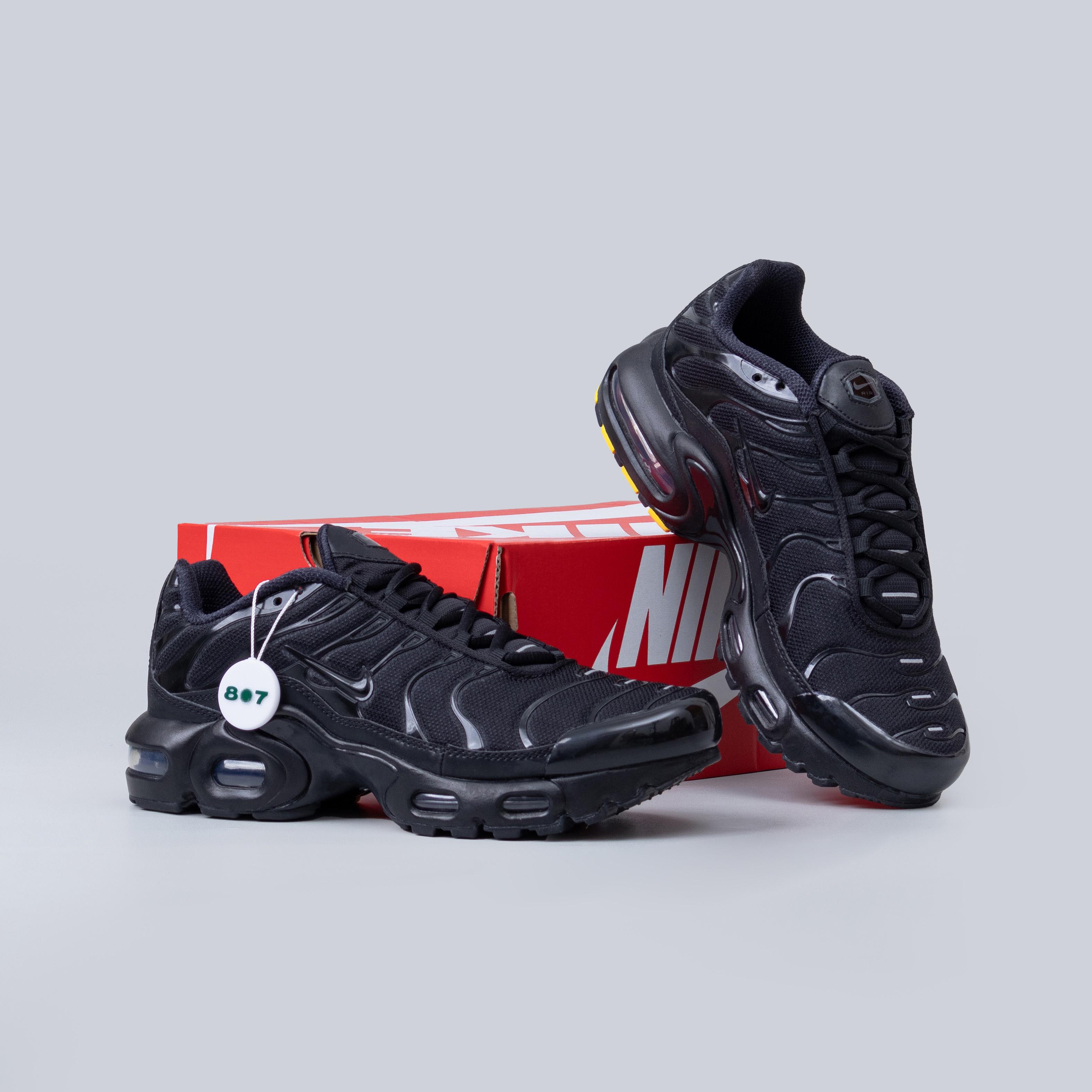Air Max Plus Triple Black GS Women