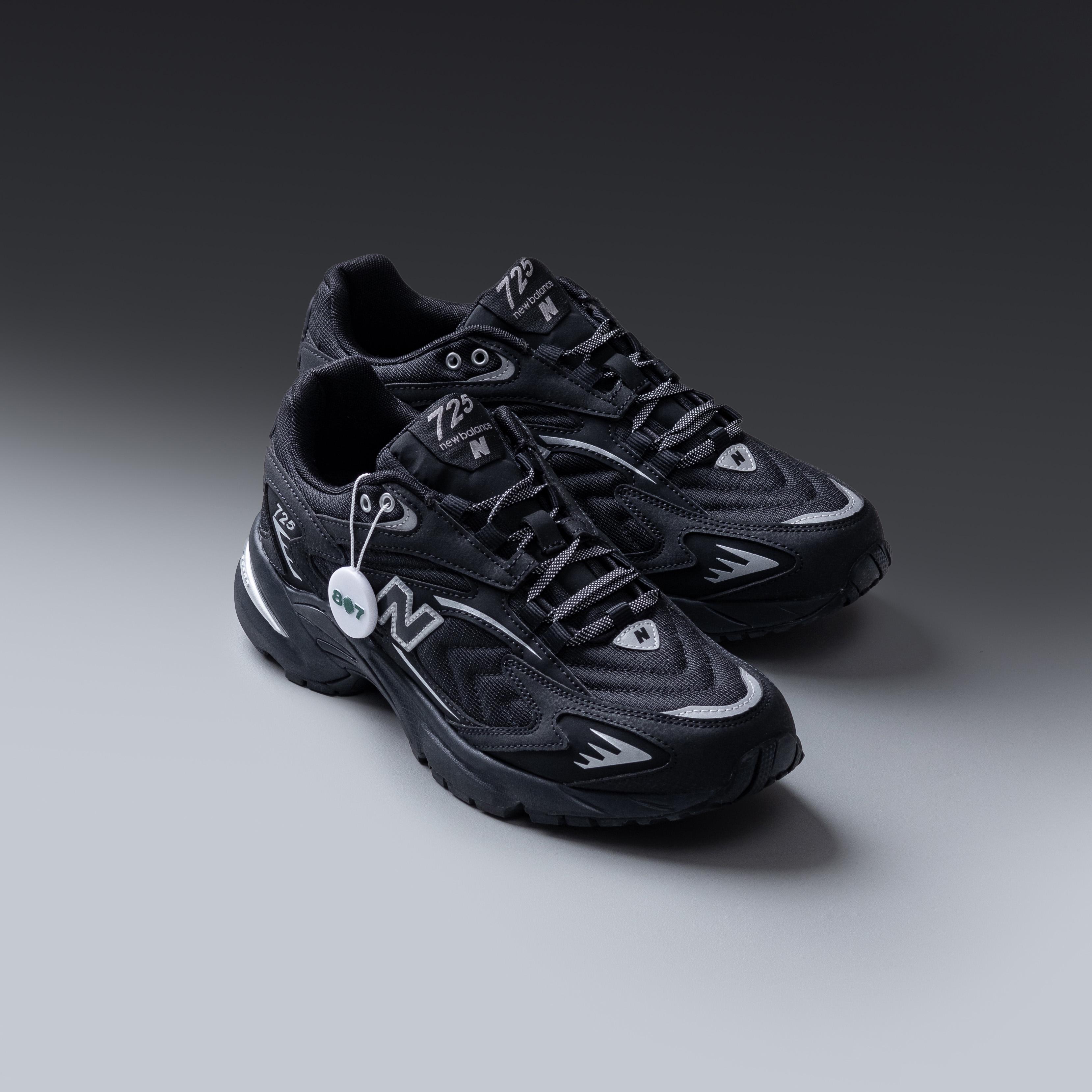 New Balance 725 Black Black