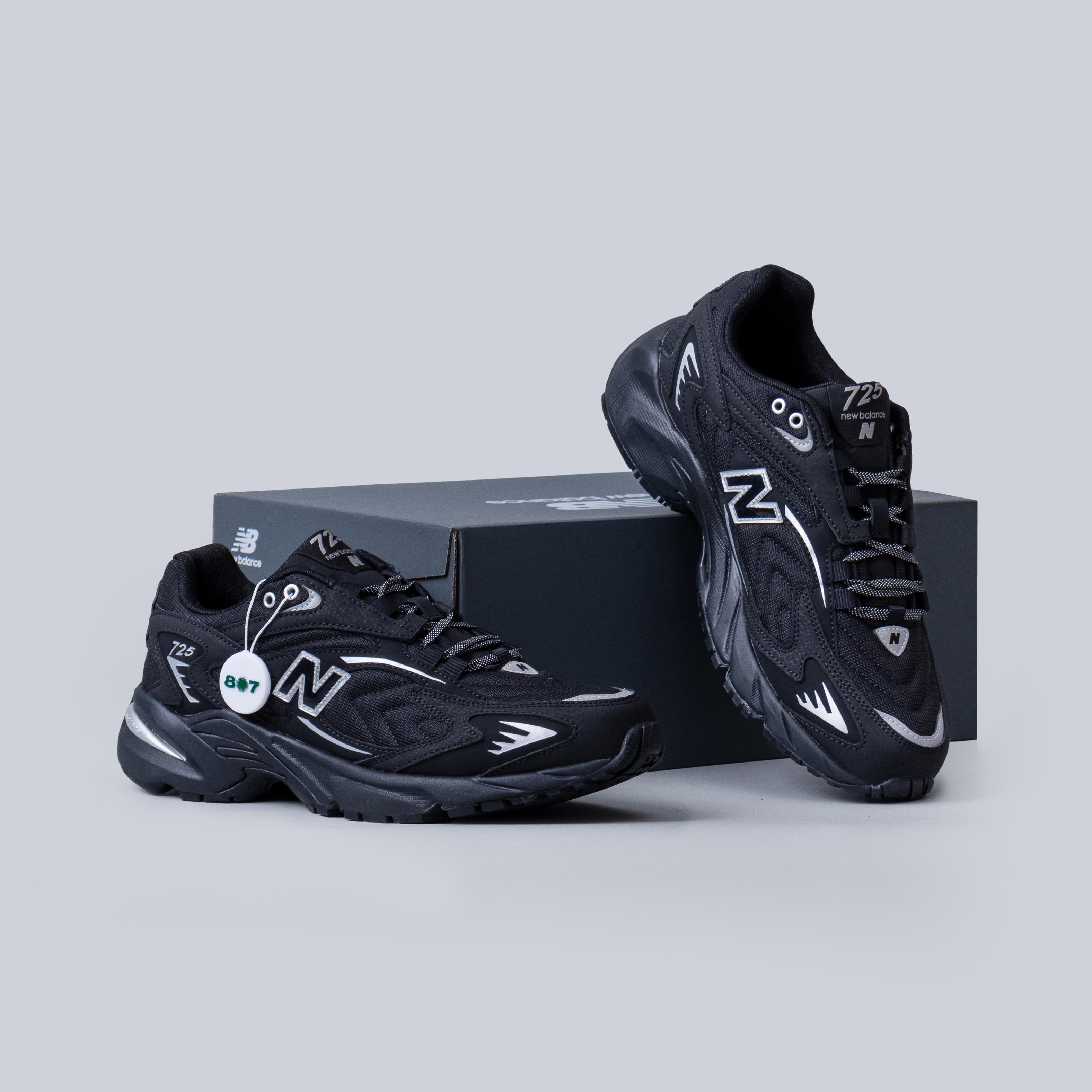 New Balance 725 Black Black