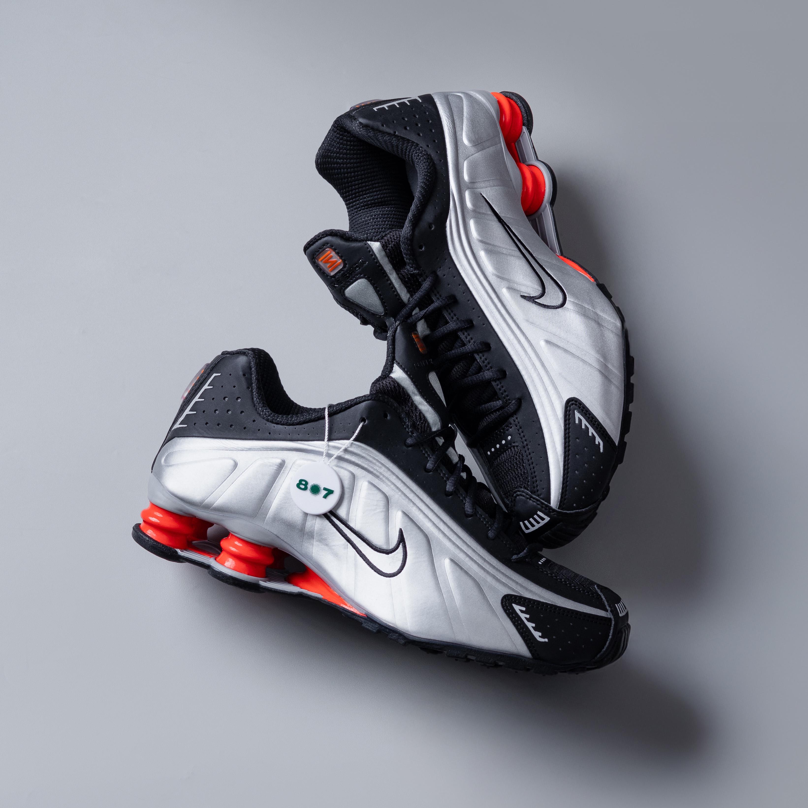 Nike Shox R4 Black Metallic SIlver