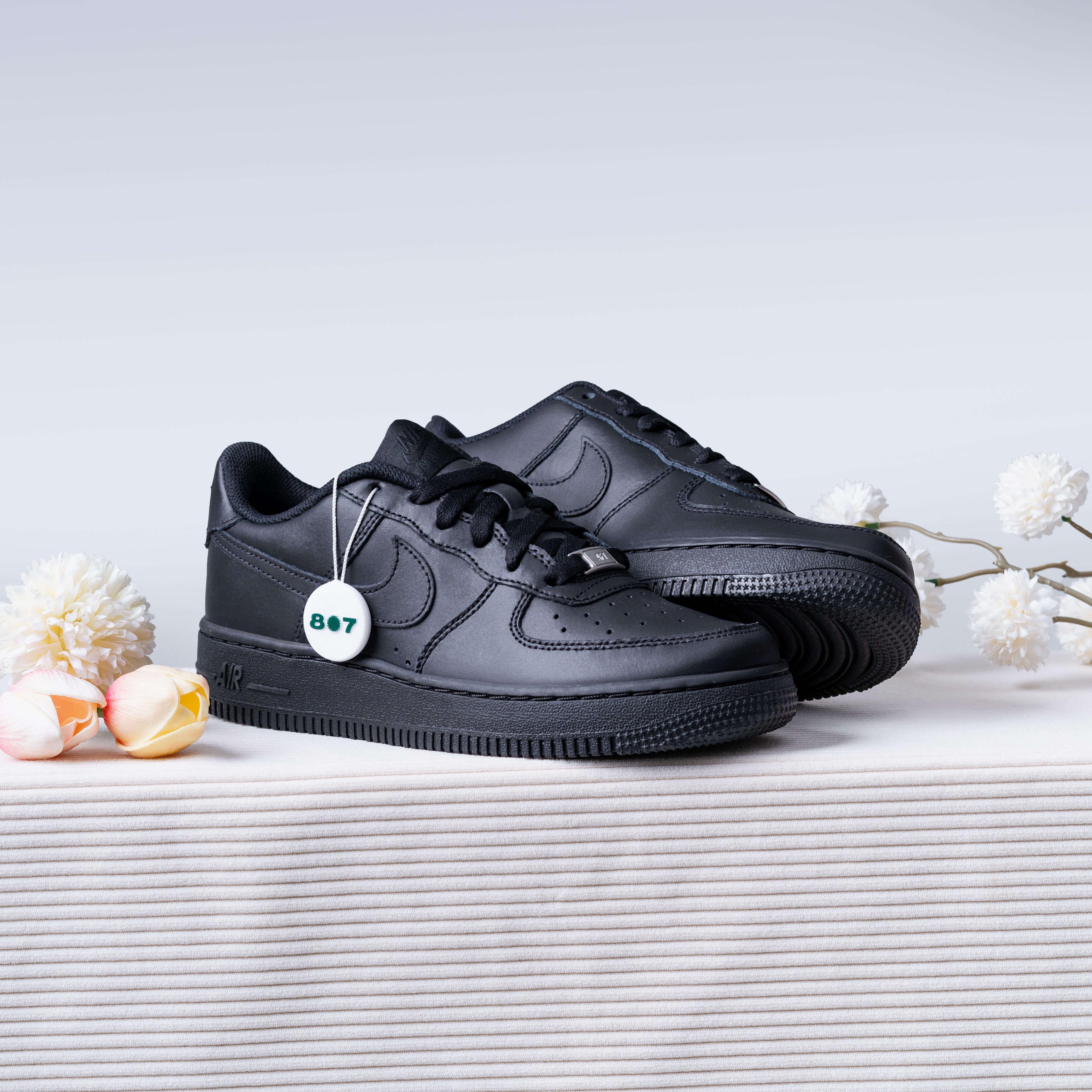 Air Force 1 Low LE Triple Black GS Women