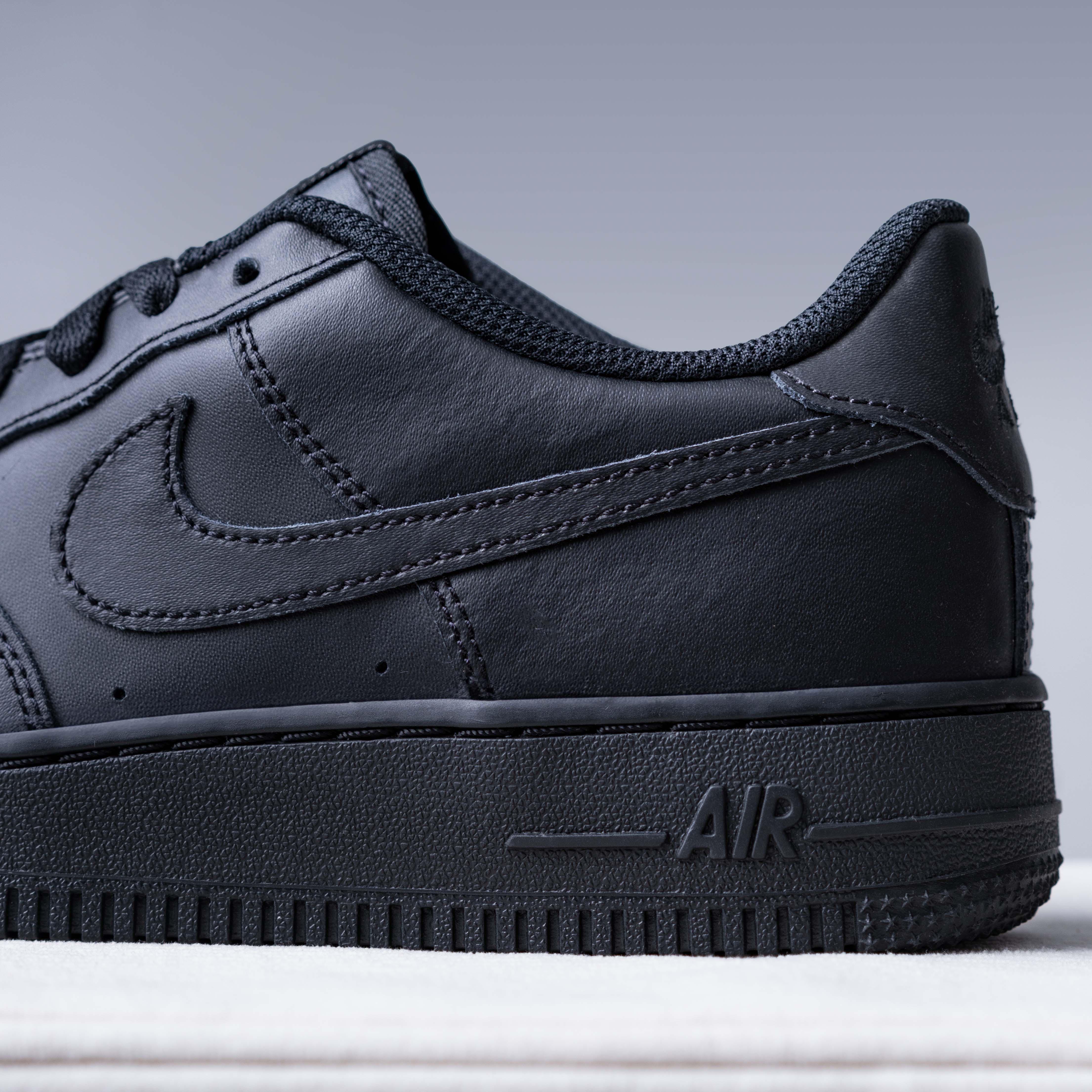 Air Force 1 Low LE Triple Black GS Women