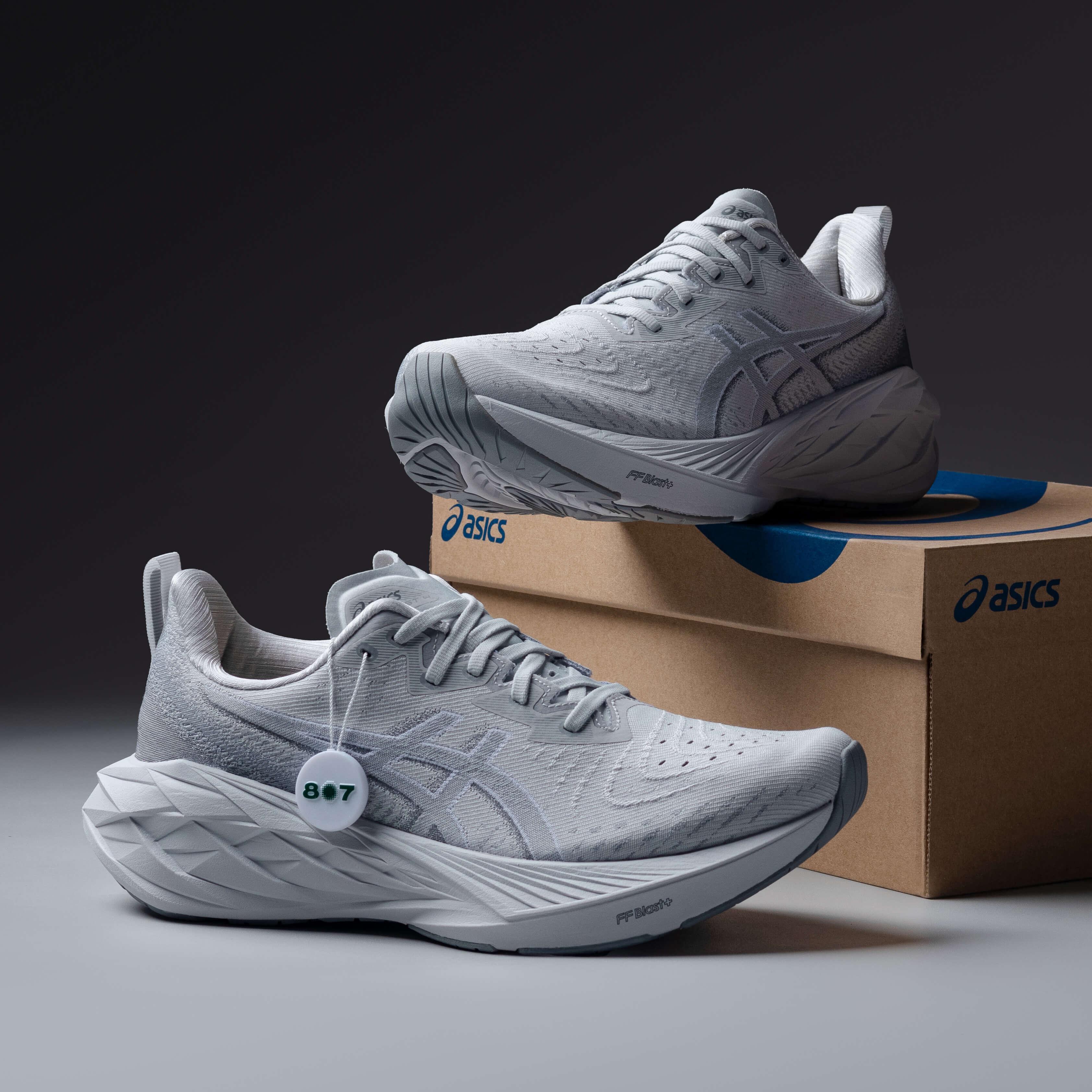 Asics Novablast 4 Concrete Steel Grey