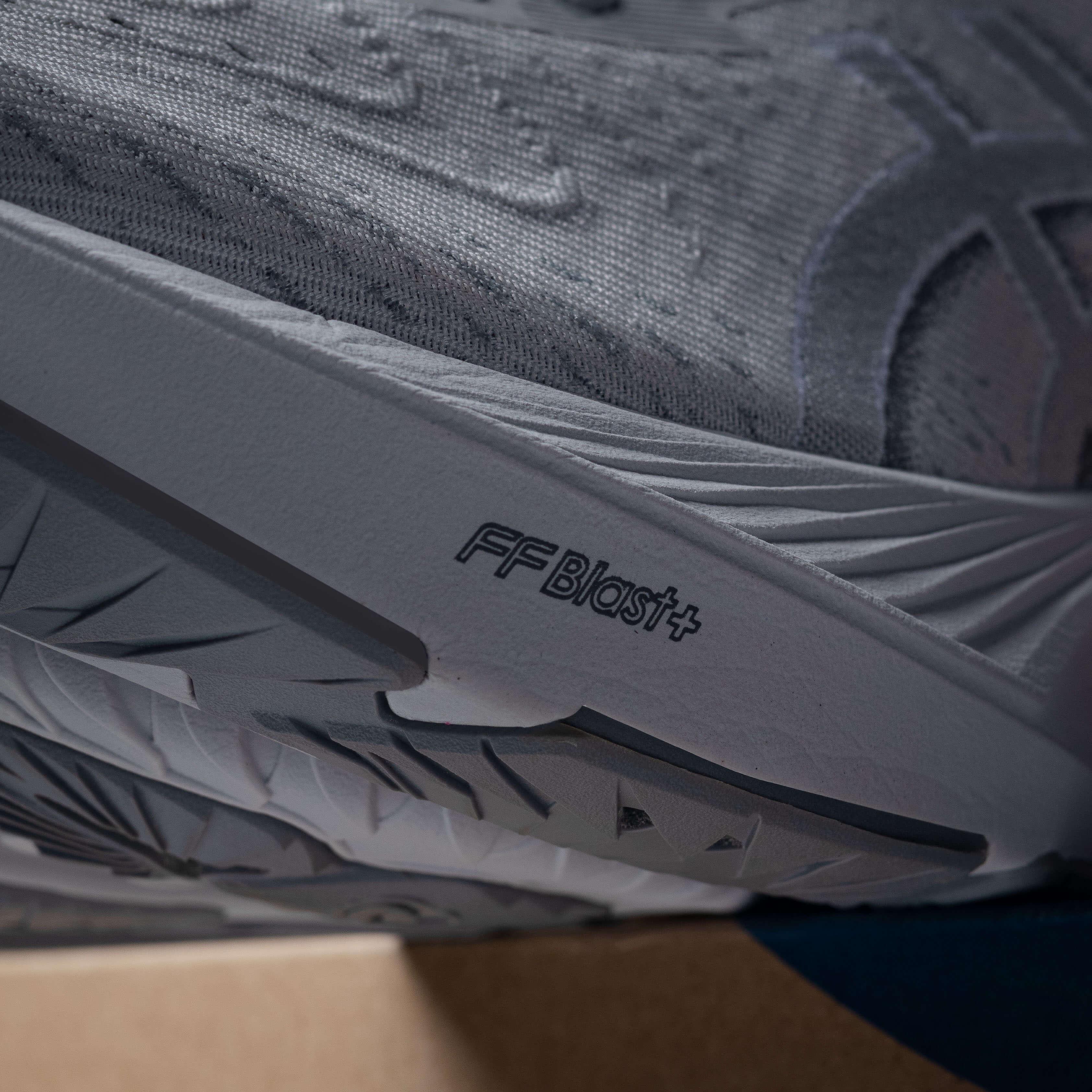 Asics Novablast 4 Concrete Steel Grey