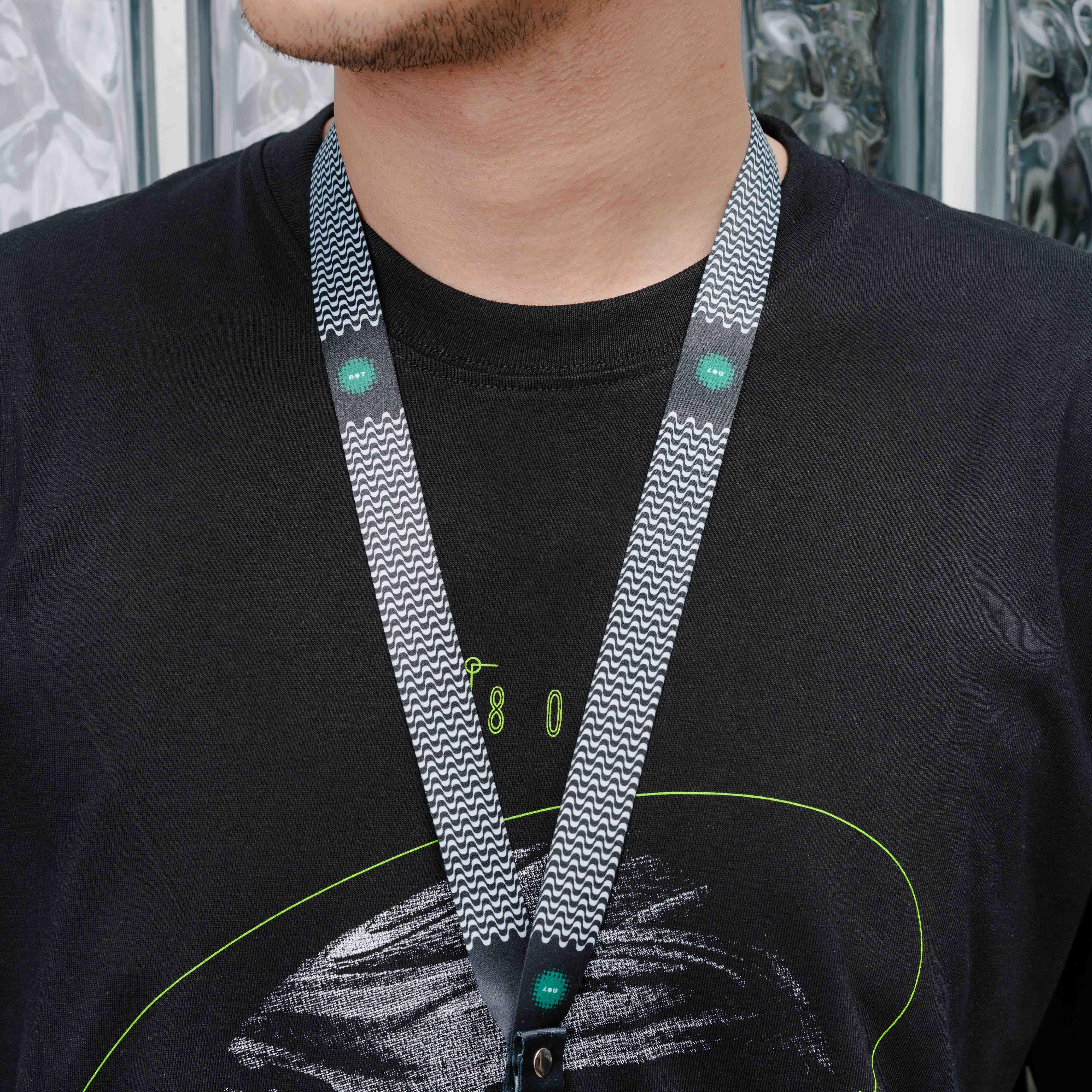 807 IDENTITY Lanyard Black Wave White