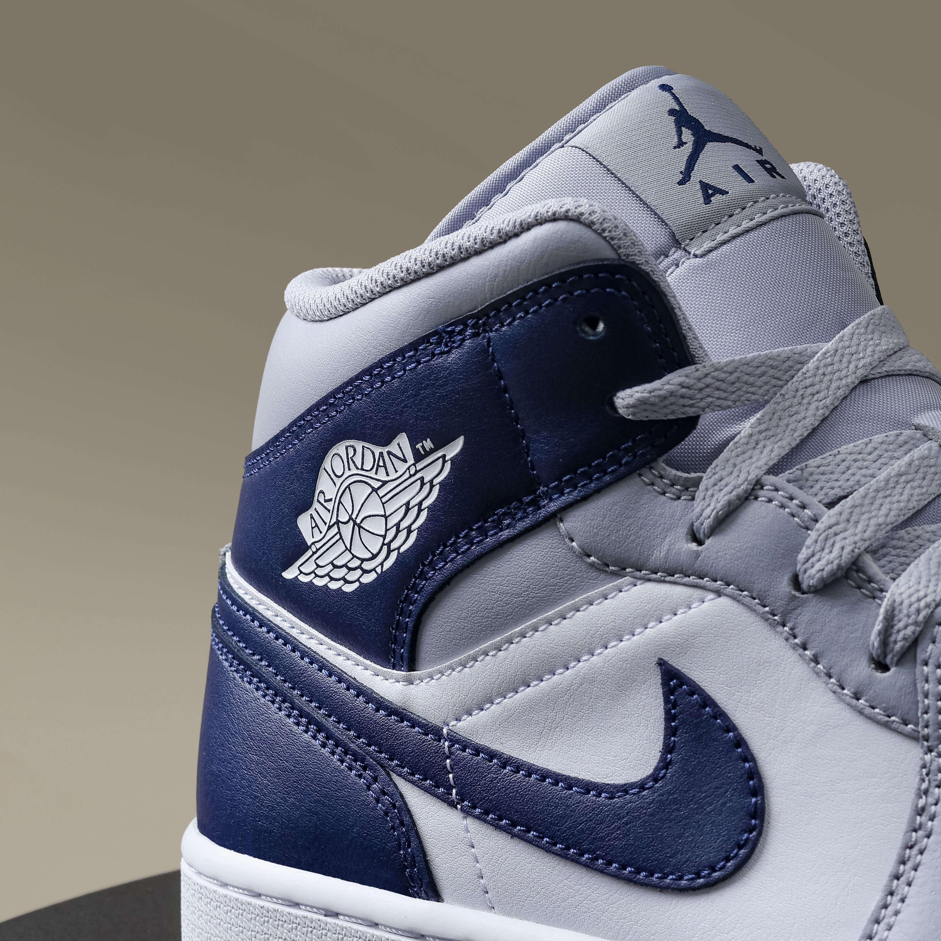 Air Jordan 1 Mid Wolf Grey Midnight Navy
