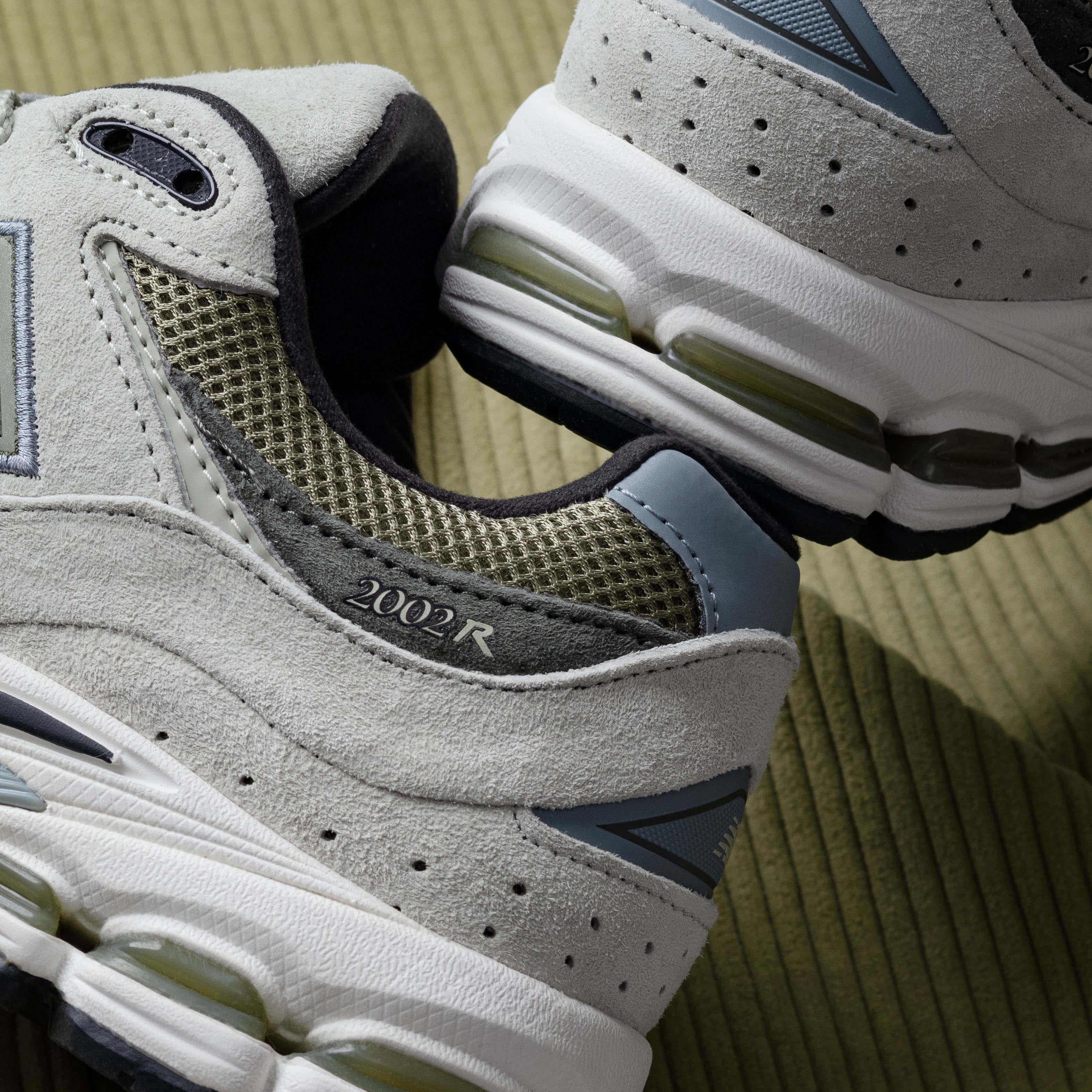 New Balance 2002R Honeydew Green