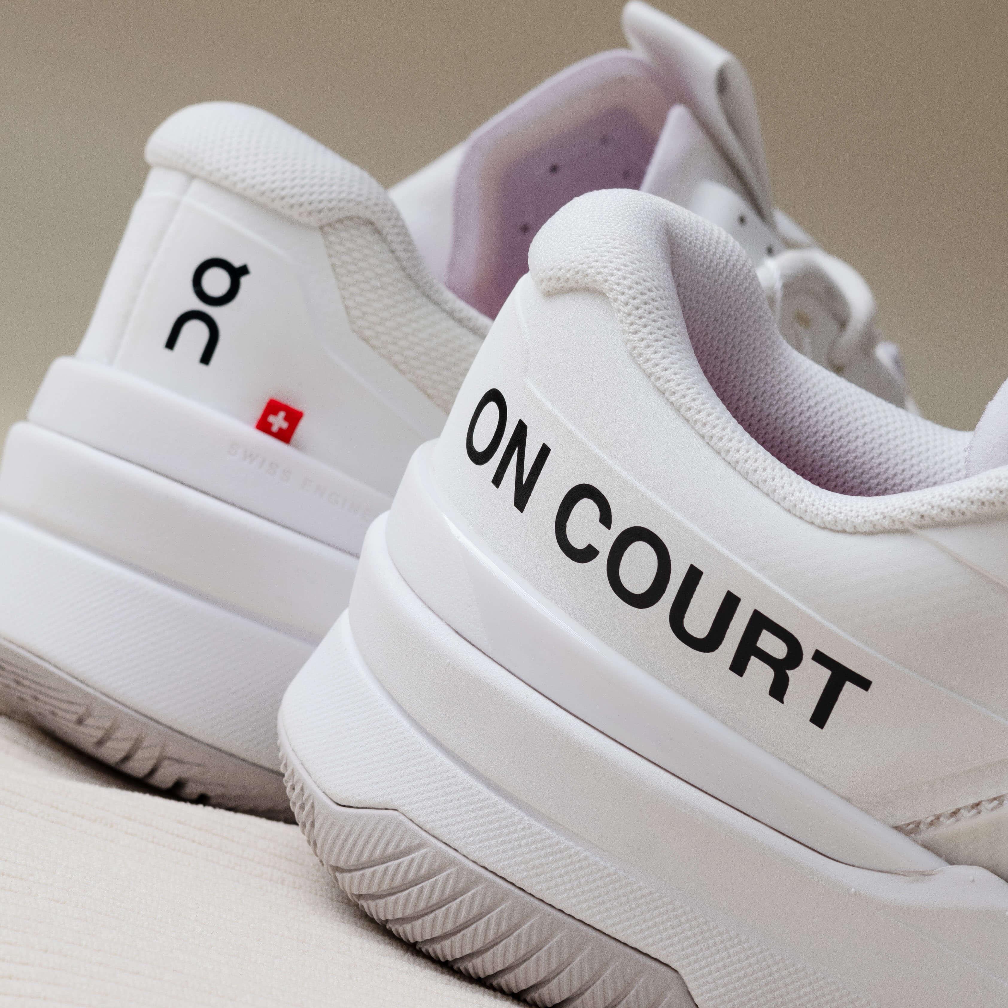 ON The Roger Pro Fire White Pink
