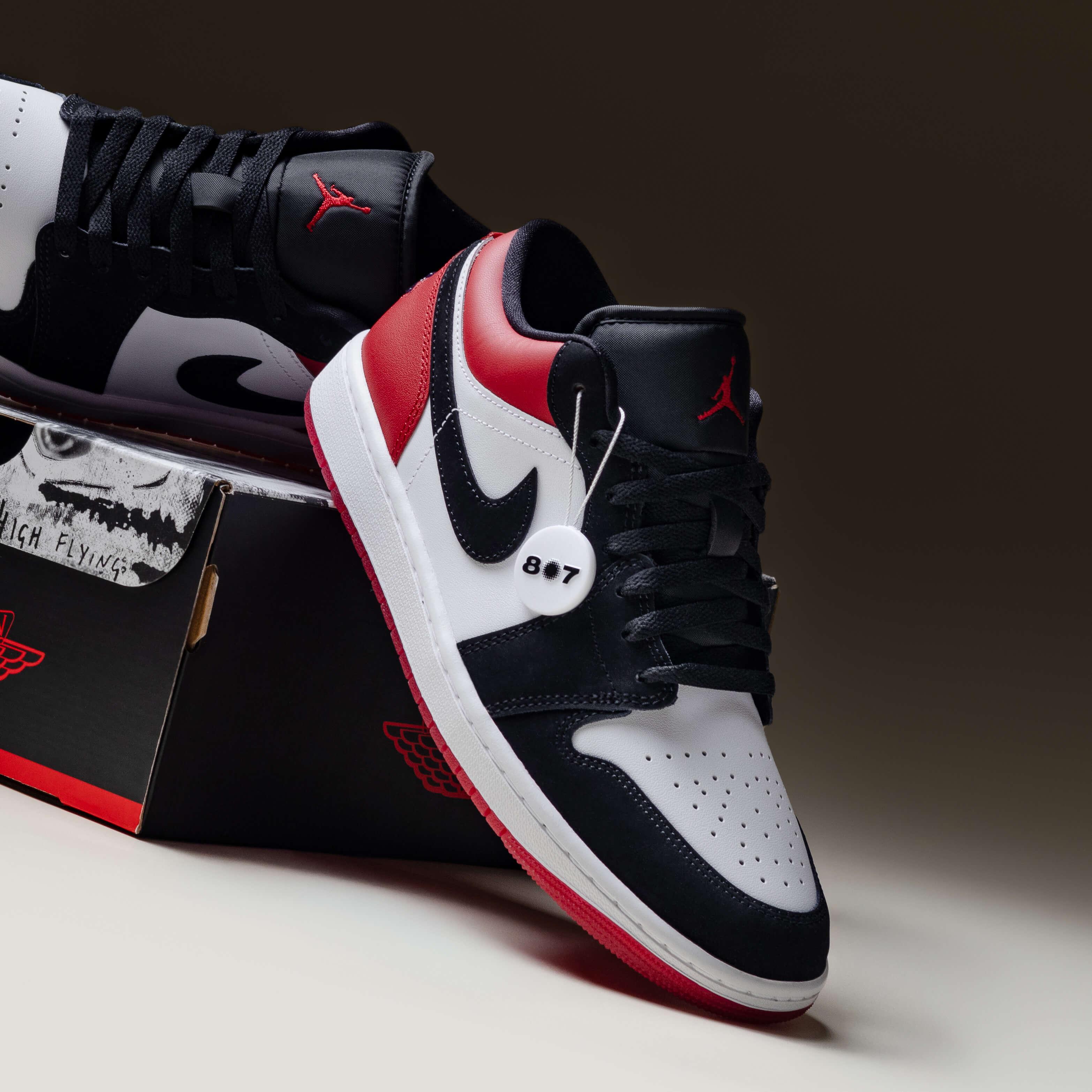 Air Jordan 1 Low SE Black Toe
