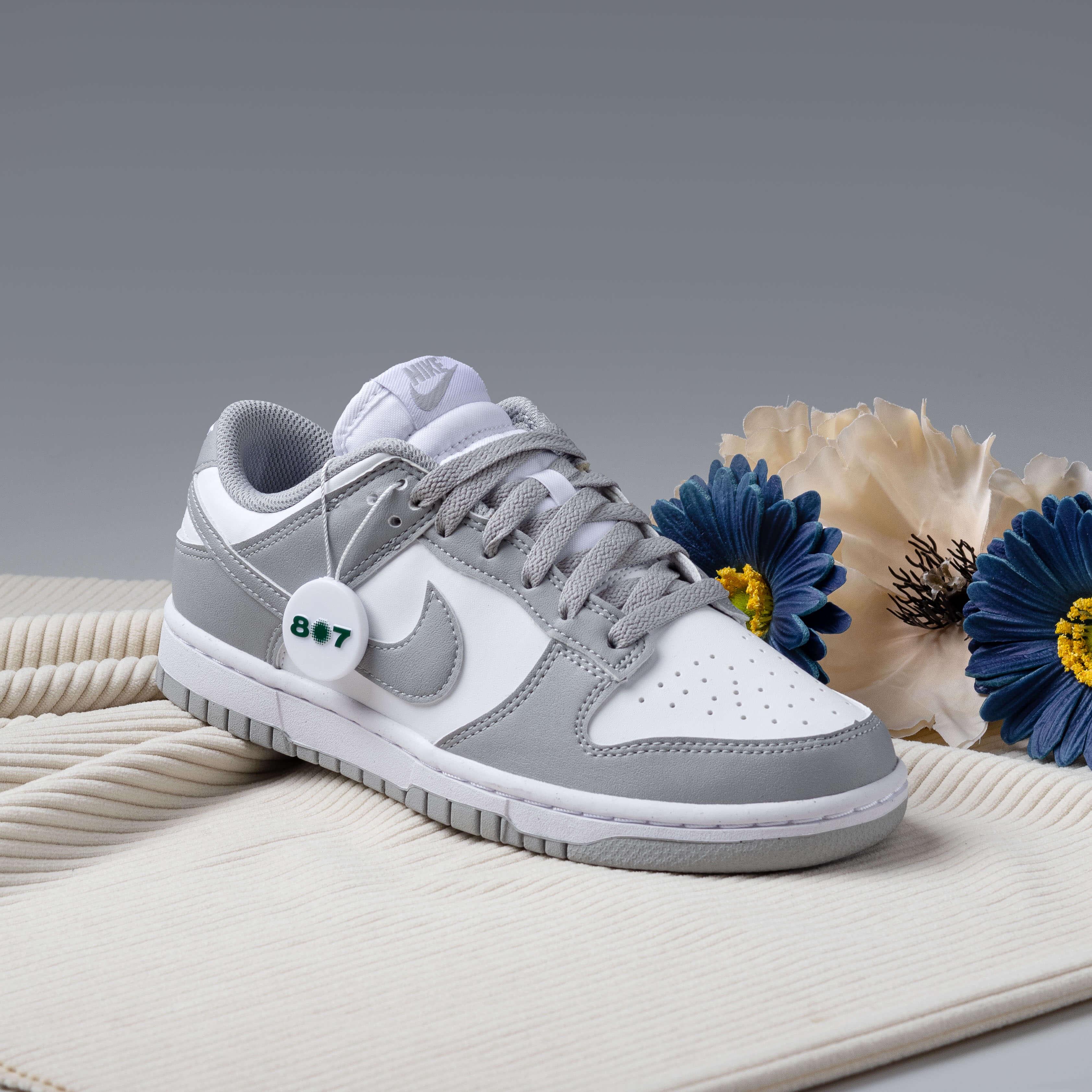 Dunk Low Next Nature Light Smoke Grey
