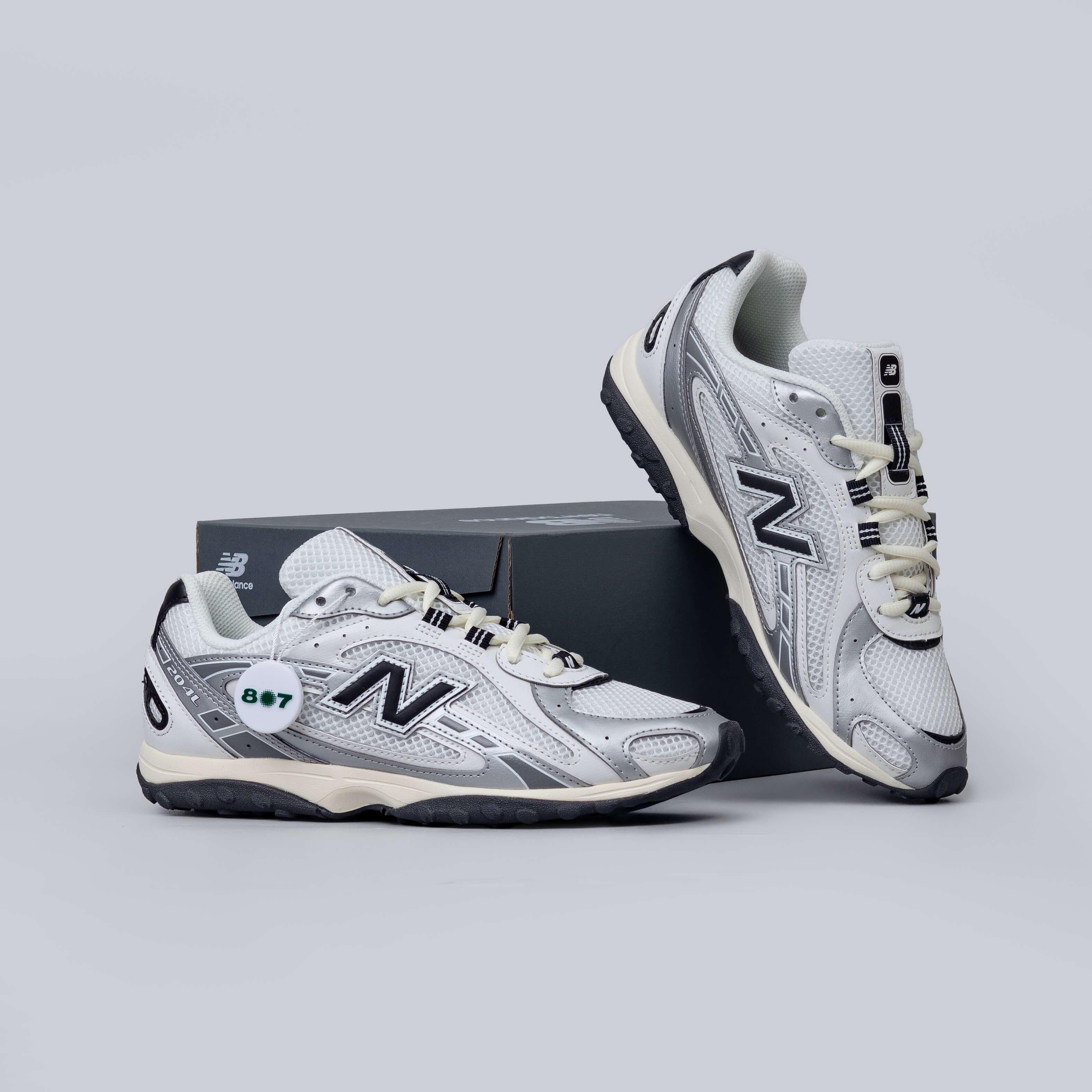 New Balance 204L Silver Metallic Black