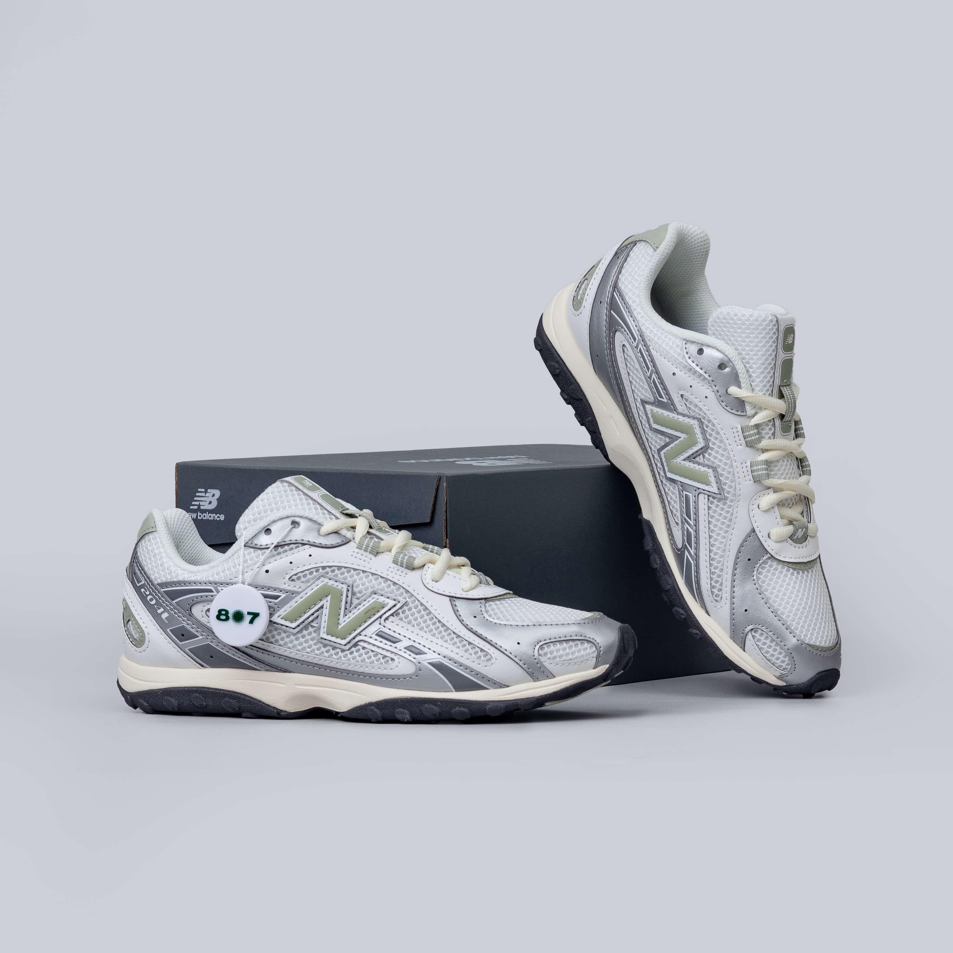 New Balance 204L Silver Metallic Sage Green