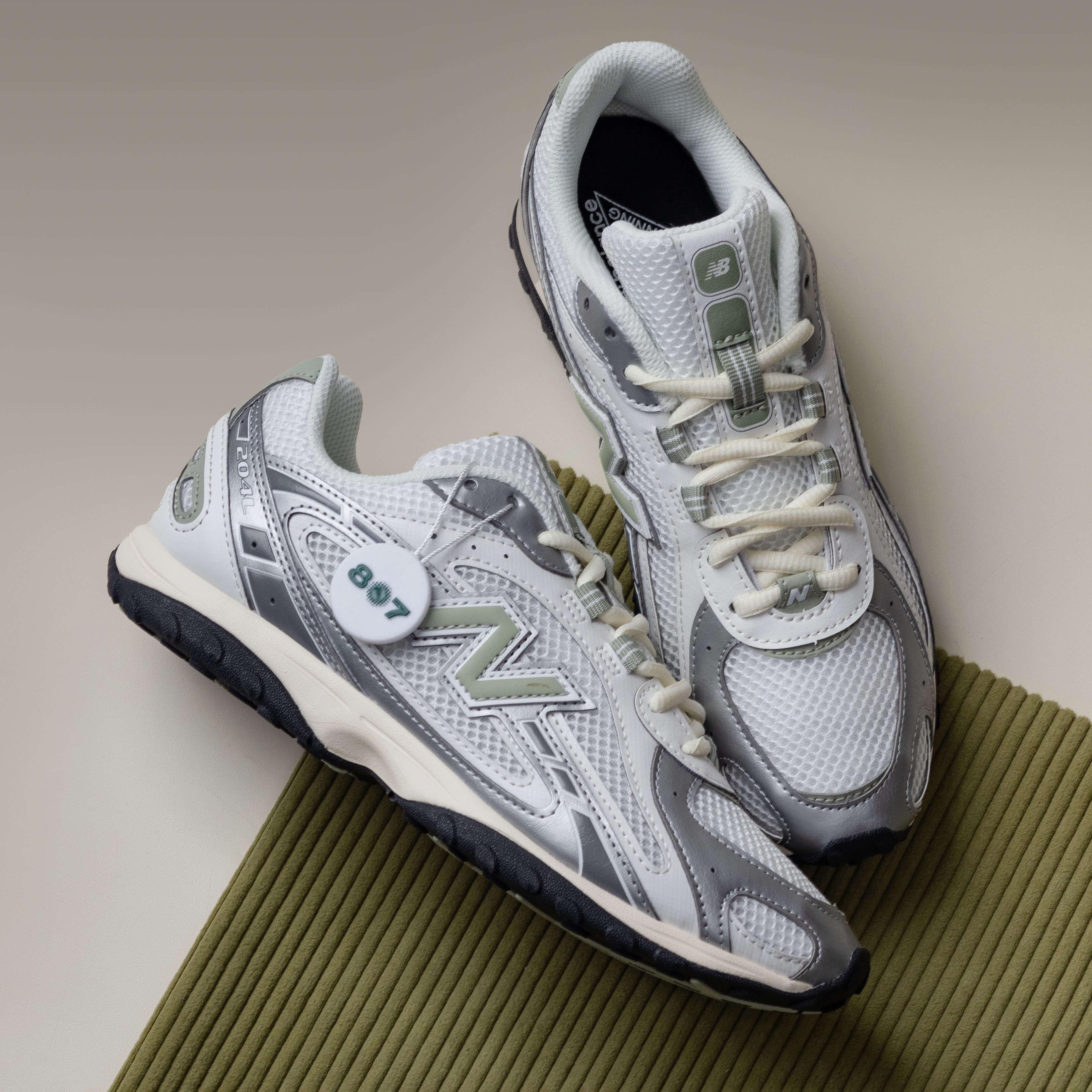 New Balance 204L Silver Metallic Sage Green