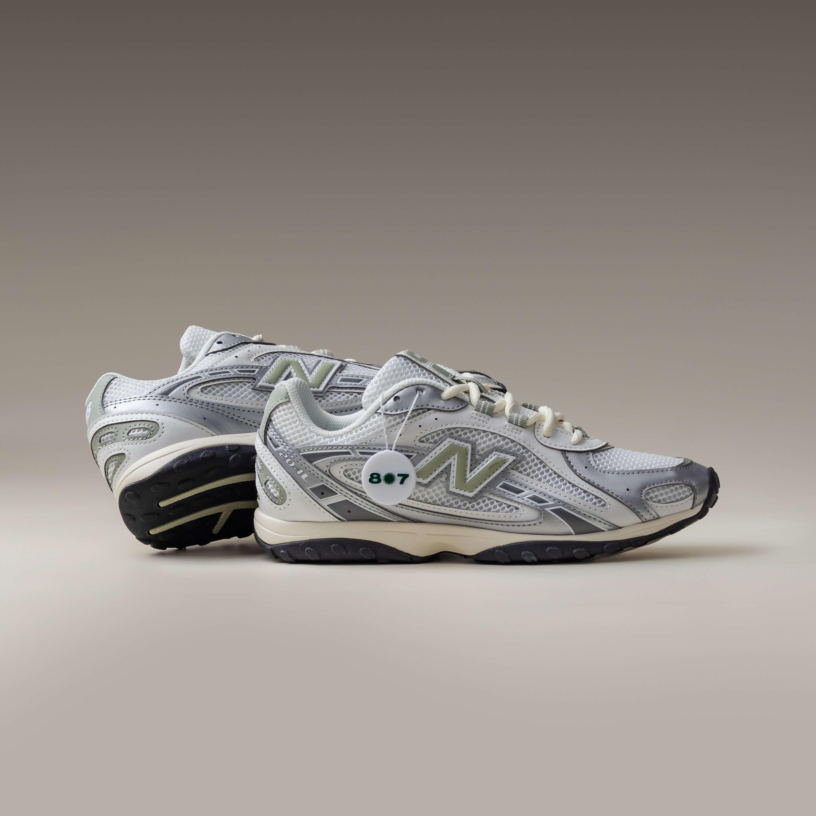 New Balance 204L Silver Metallic Sage Green