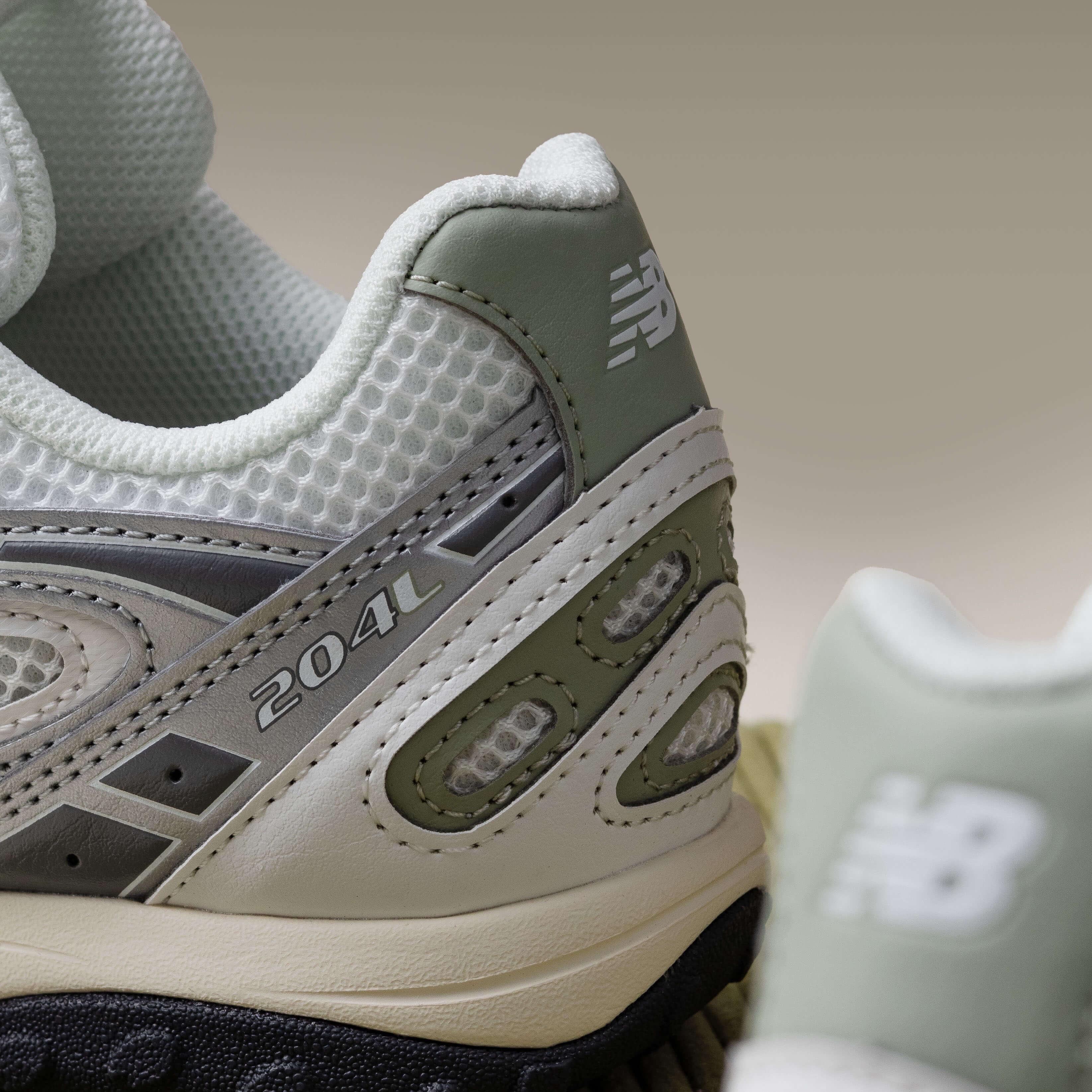New Balance 204L Silver Metallic Sage Green