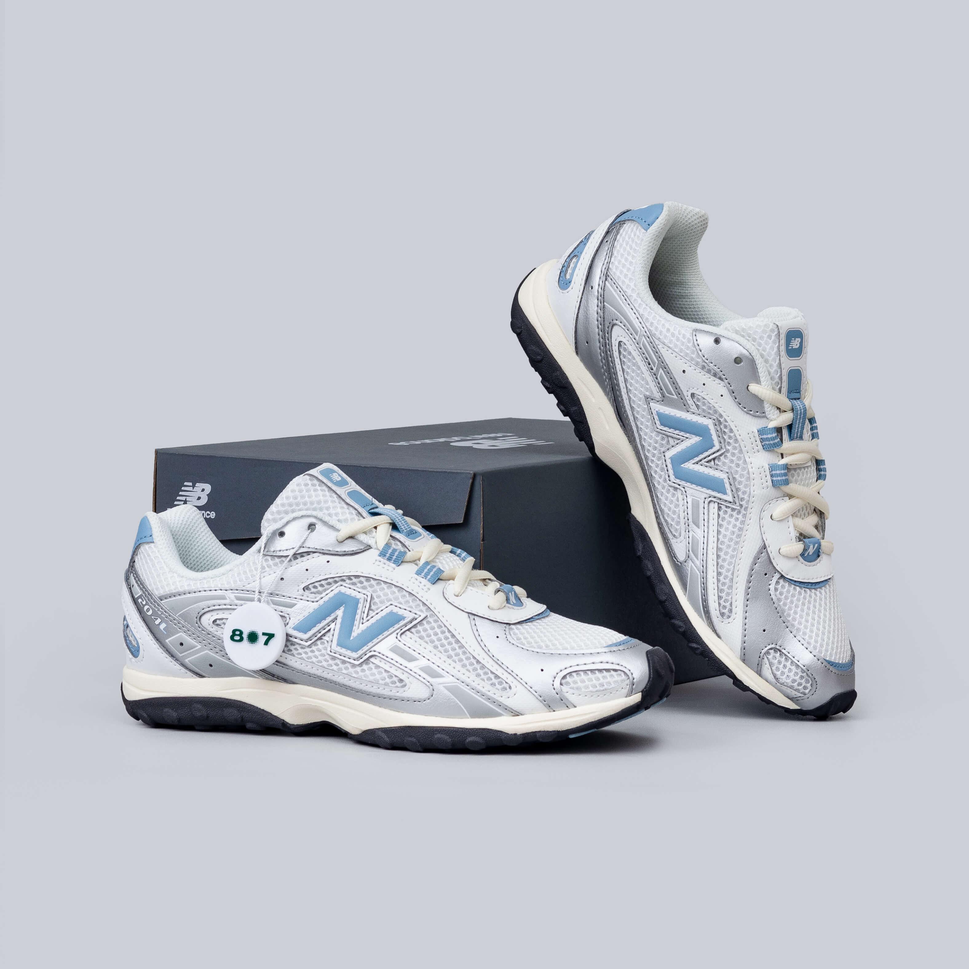 New Balance 204L Silver Metallic Sky