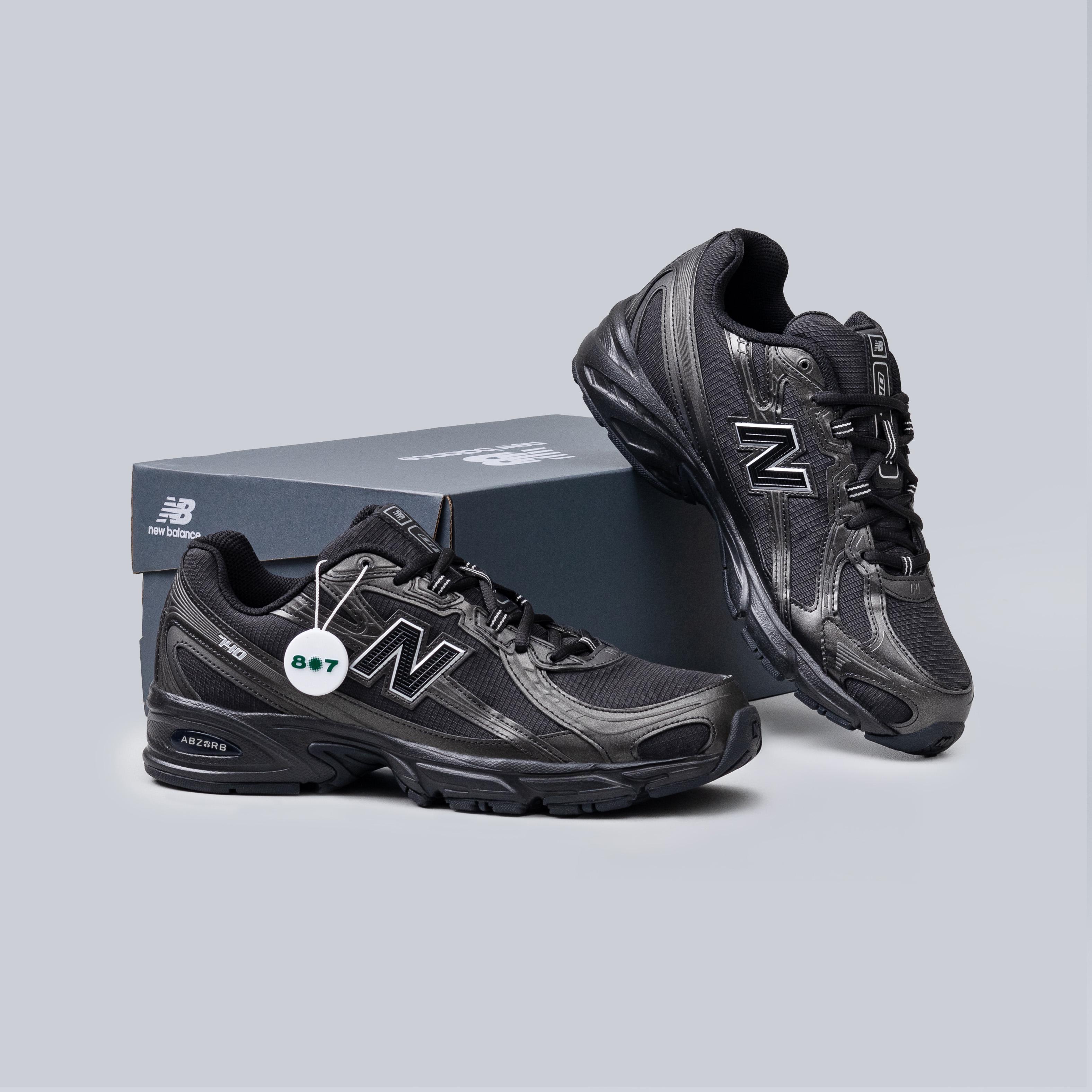 New Balance 740 Black Silver Metallic