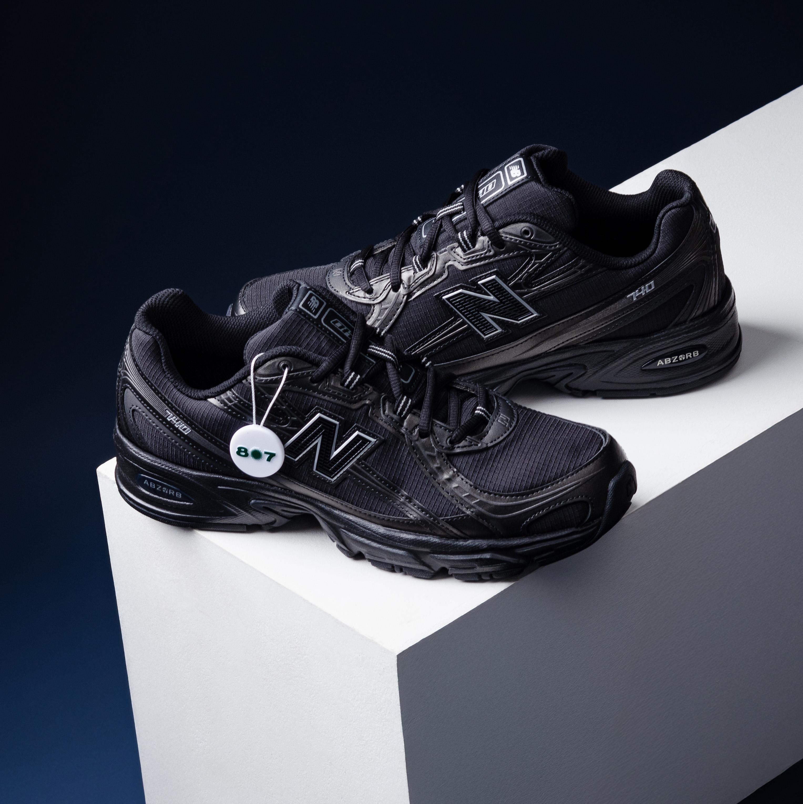 New Balance 740 Black Silver Metallic