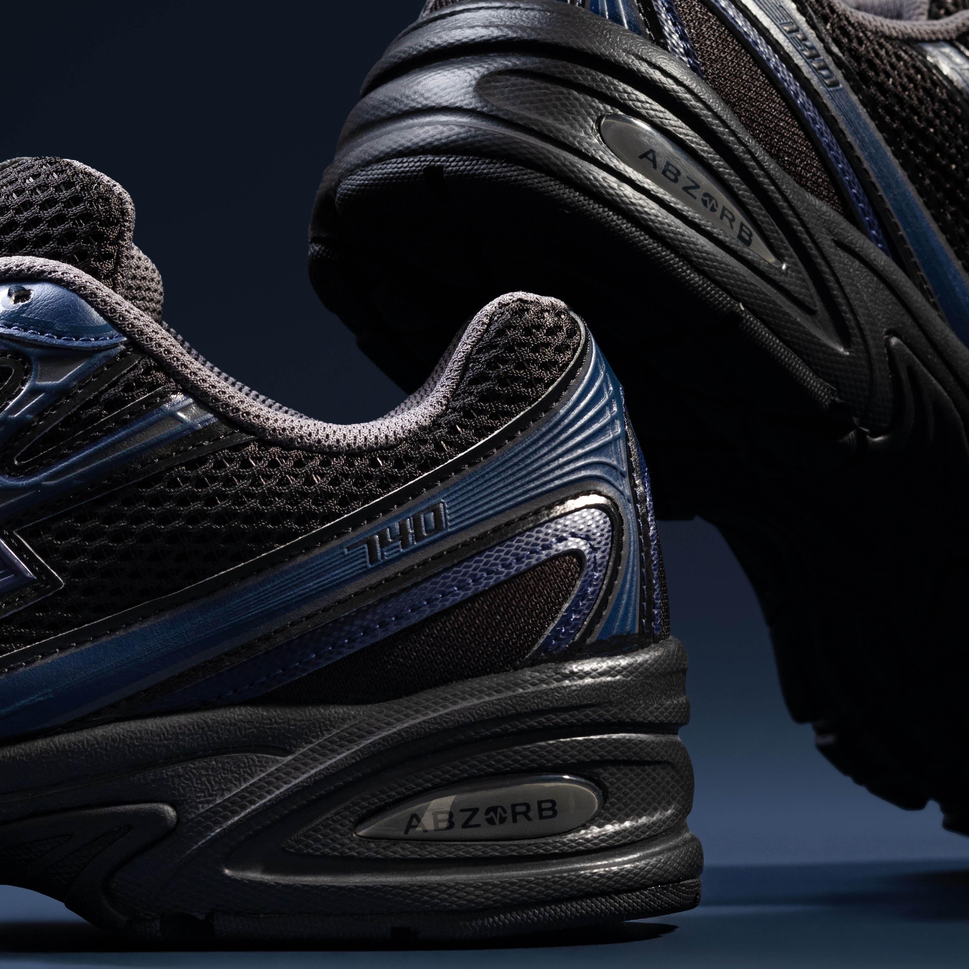 New Balance 740 Navy Black