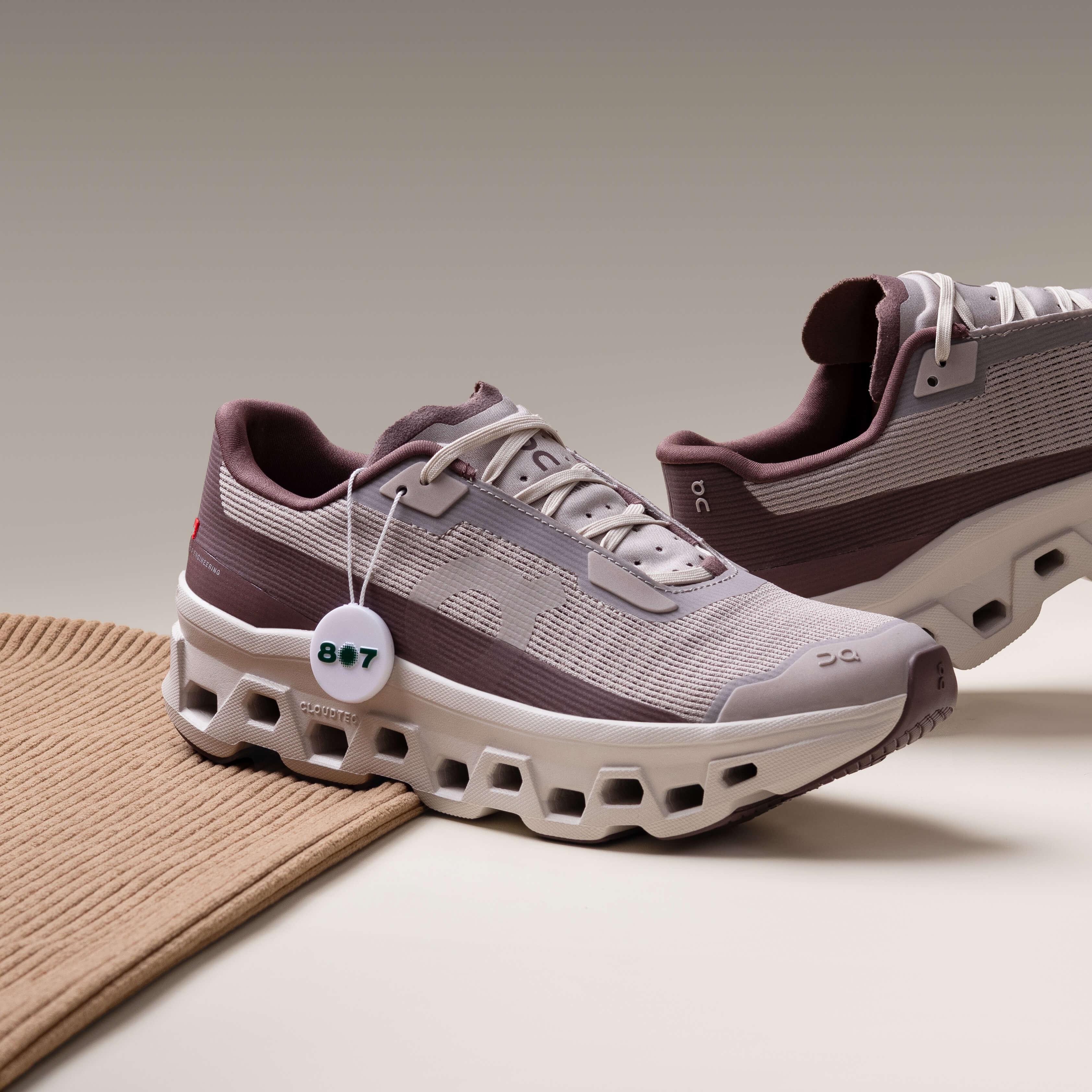 ON Cloudmonster Void Fog Pearl