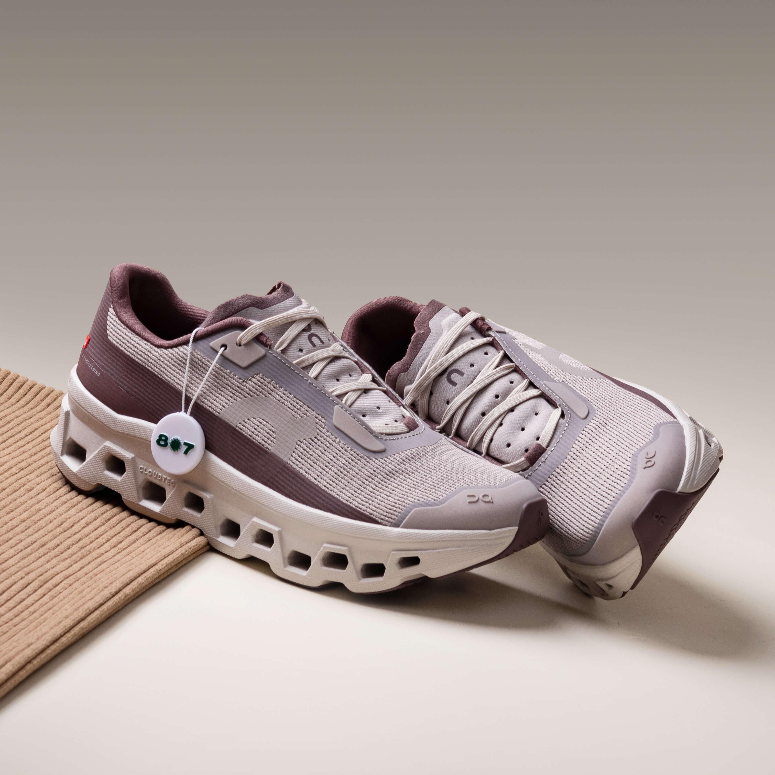 ON Cloudmonster Void Fog Pearl