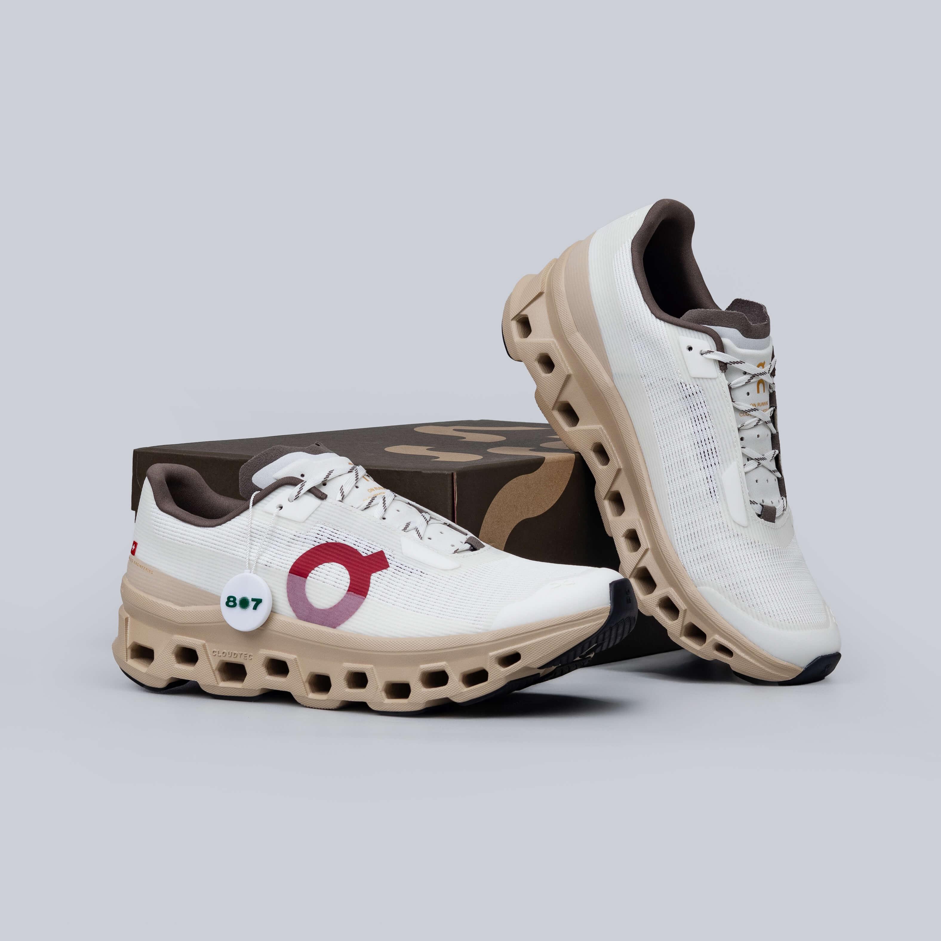 ON Cloudmonster Void Ivory Sand