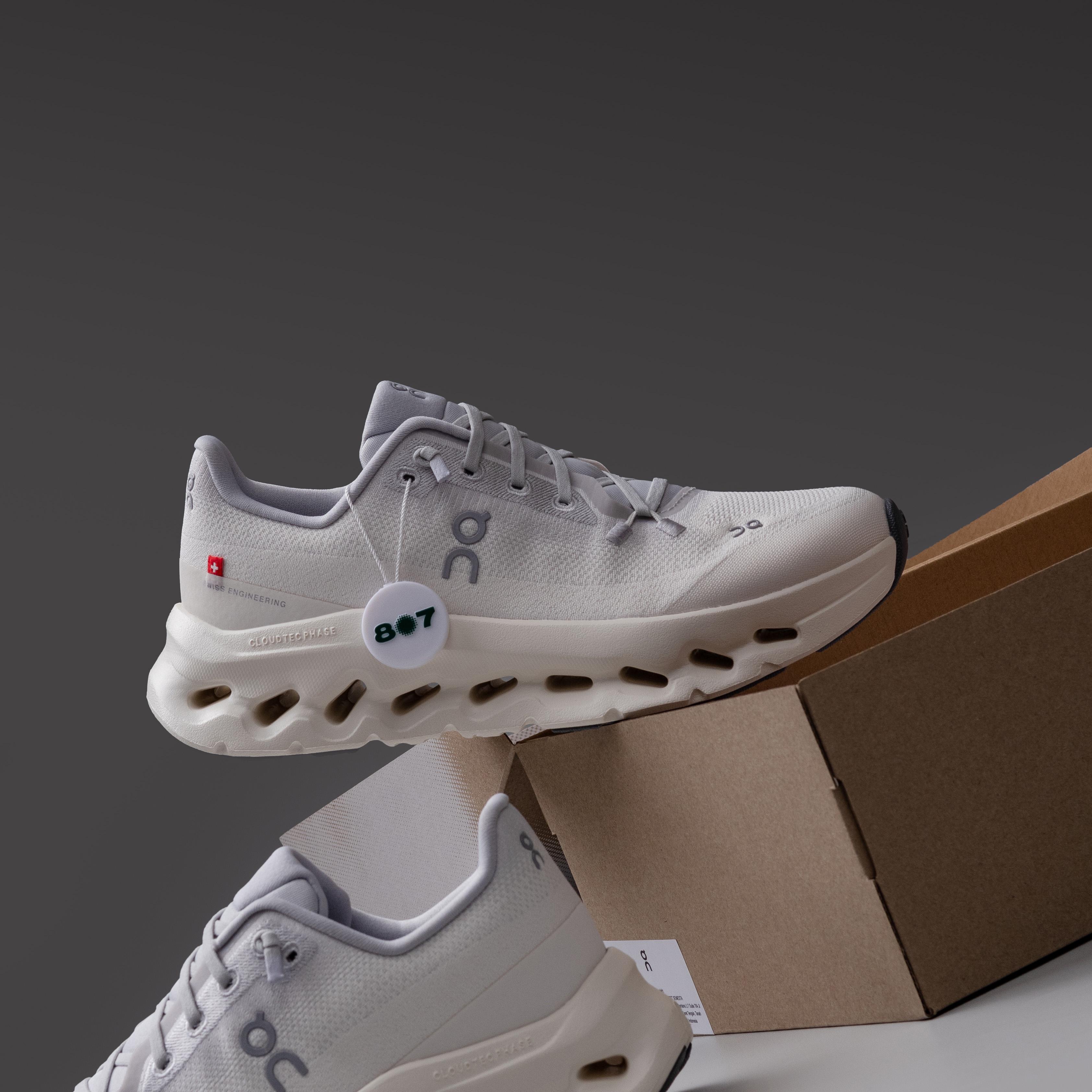 ON Cloudtilt Grey Ivory White