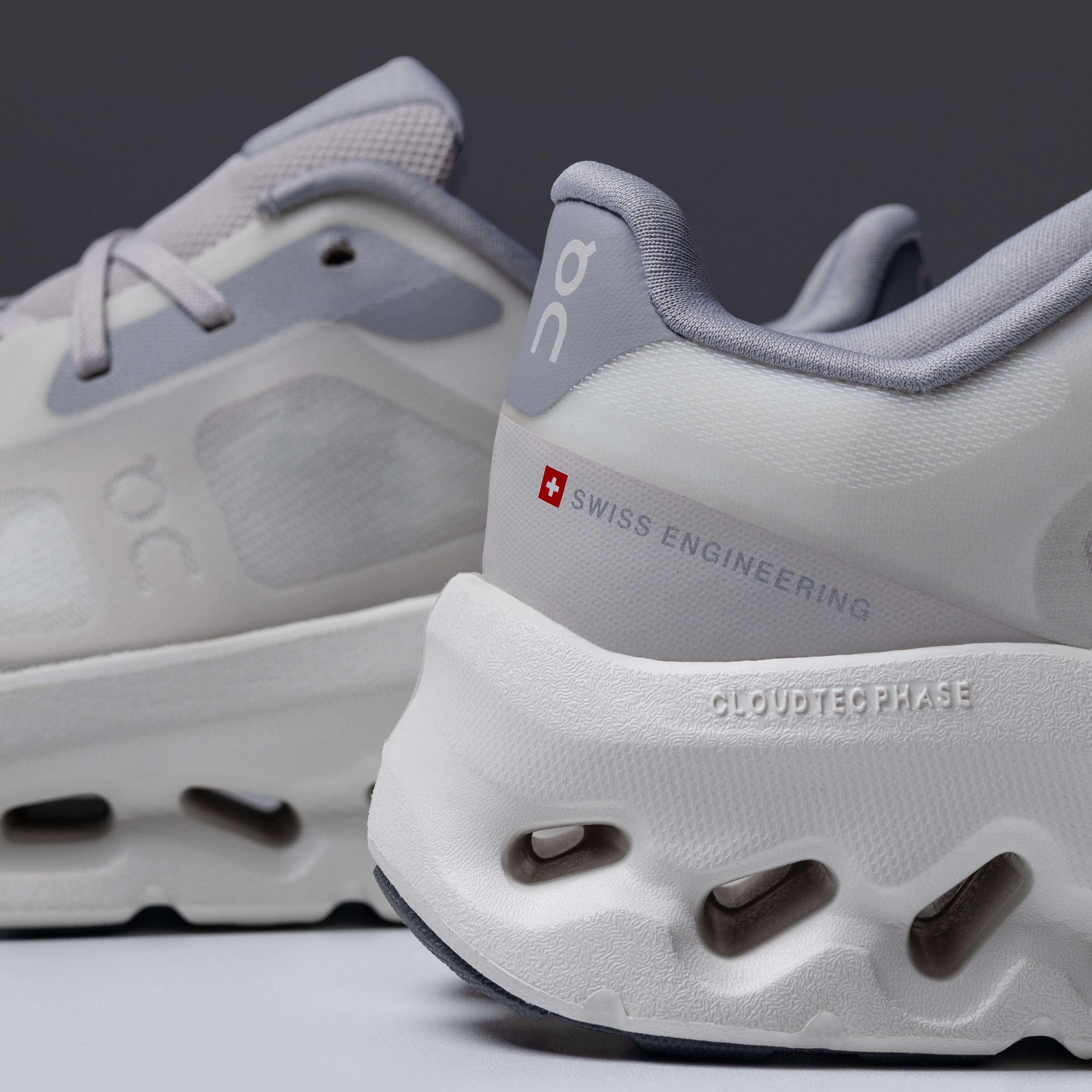 ON Cloudtilt Remix Alloy Ivory