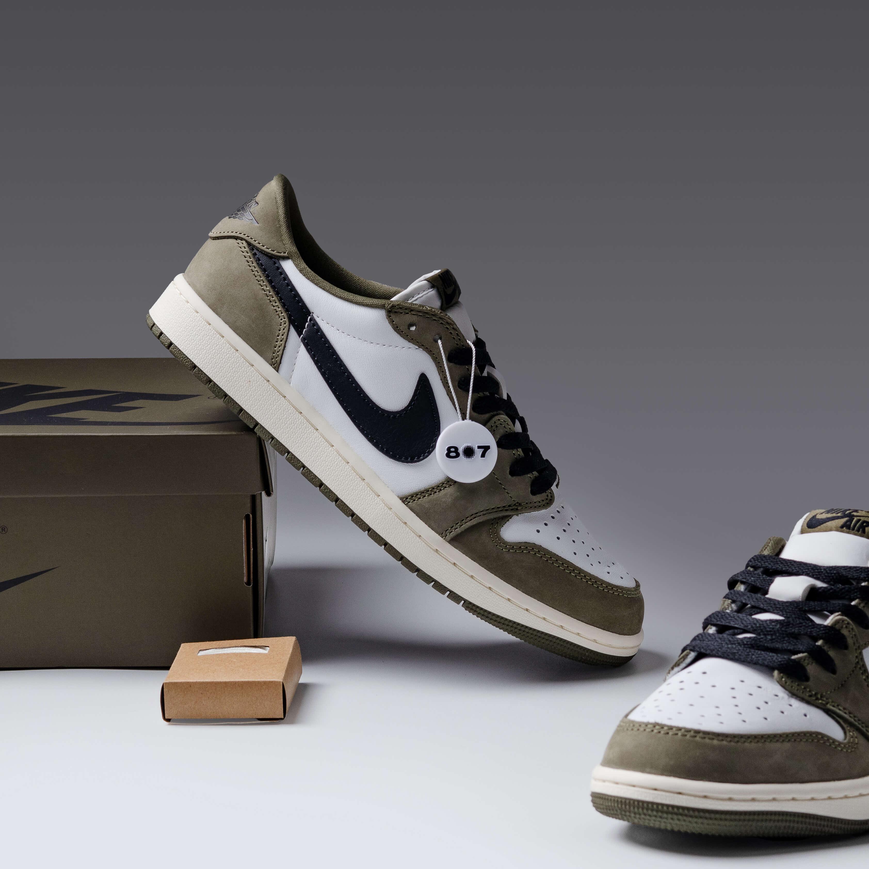 Air Jordan 1 Low OG Medium Olive