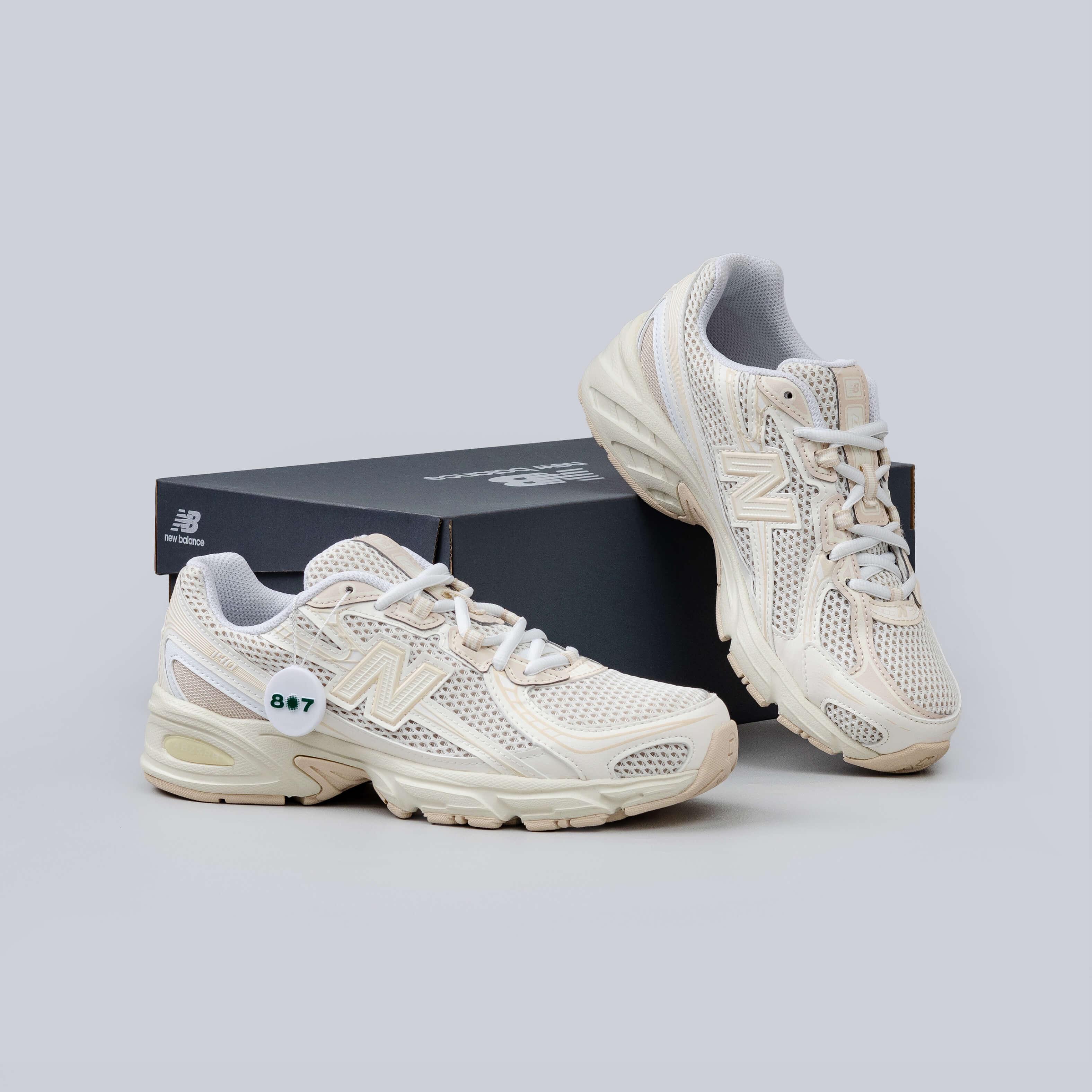 New Balance 740 Beige Ivory