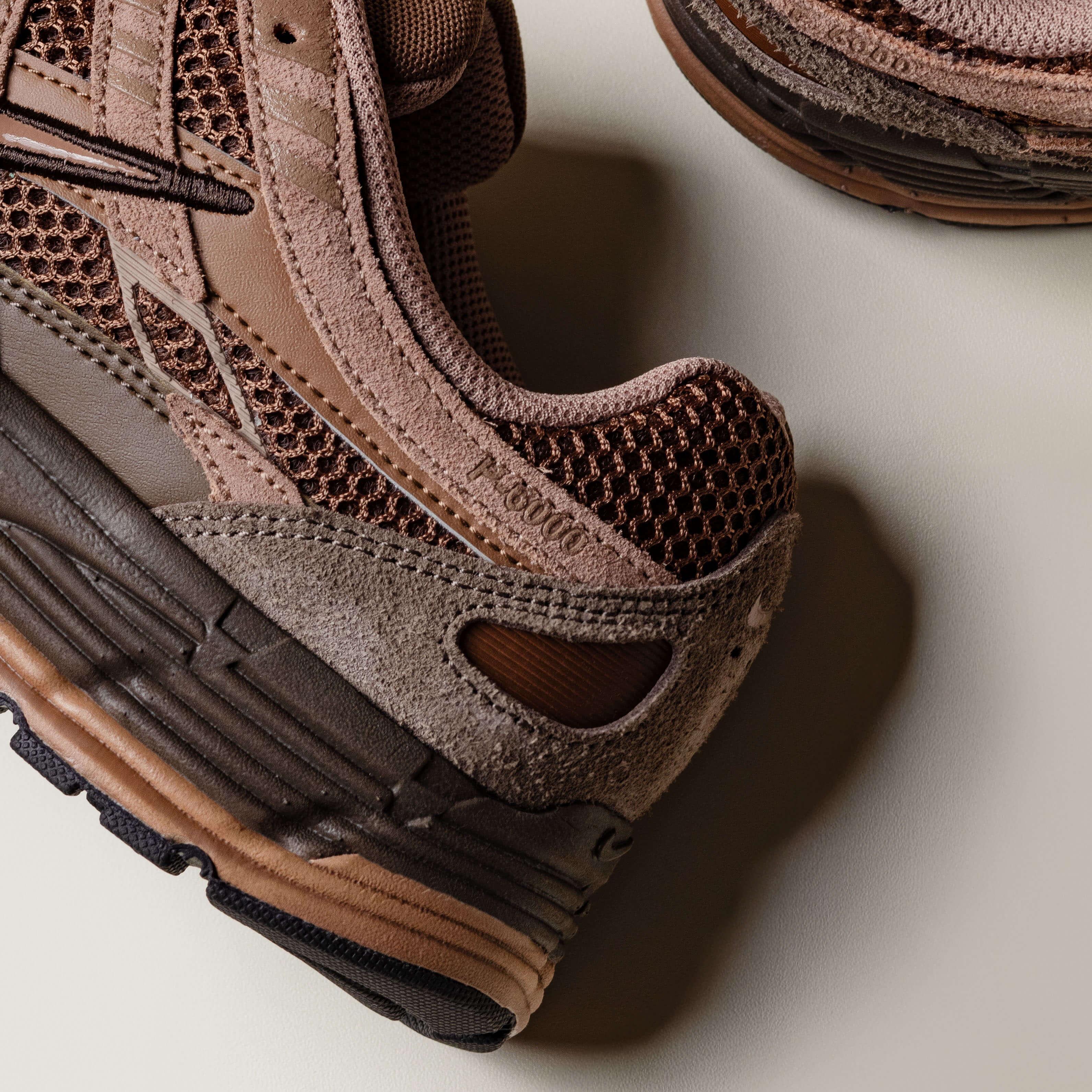 Nike P6000 Dark Pony Metallic Gold