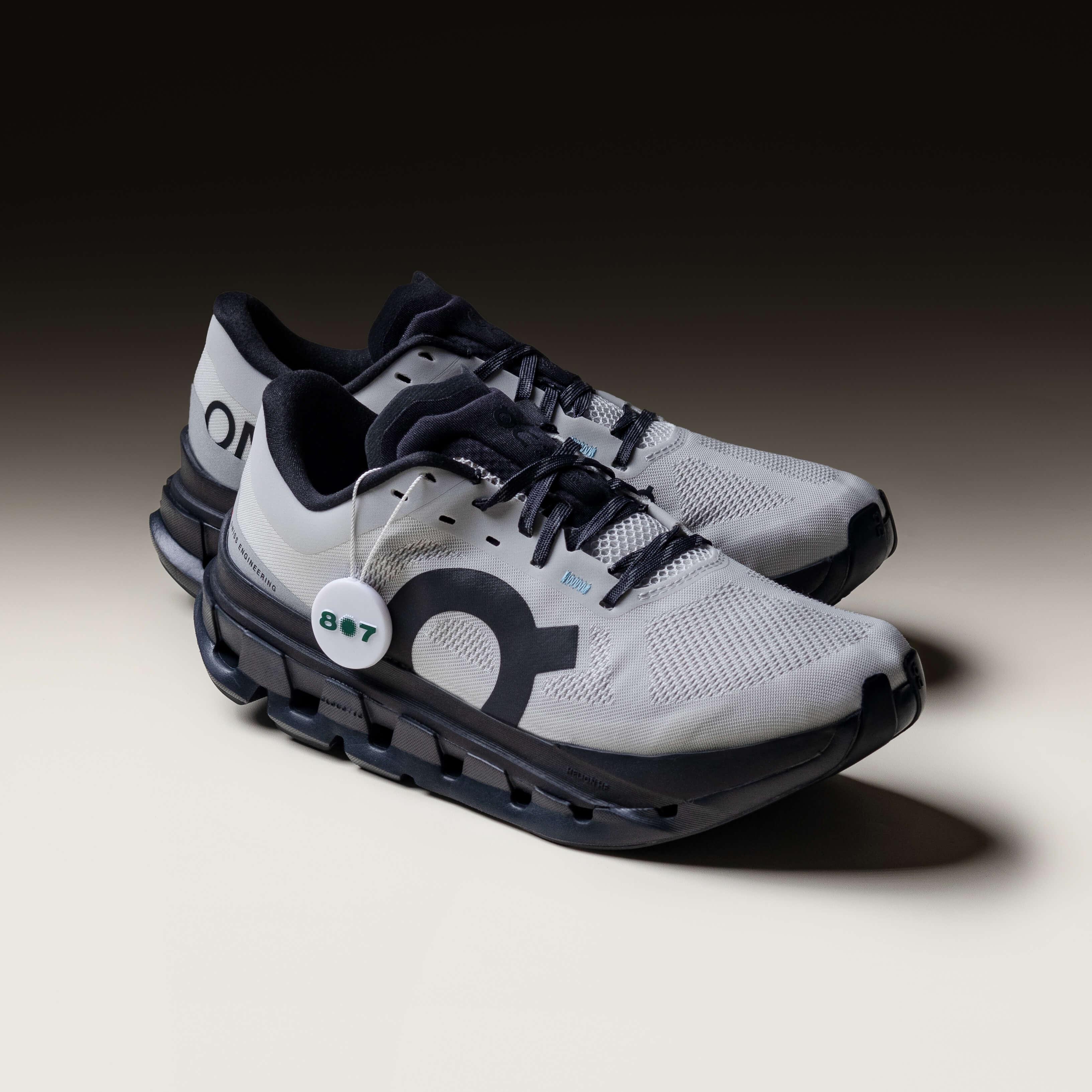 ON Cloudflow 5 Glacier Black